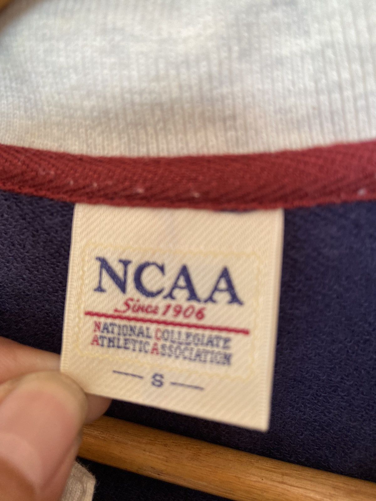 Descente × Vintage Vintage 90s Vintage USNCAA t shirt Size US S / EU 44-46 / 1 - 5 Thumbnail