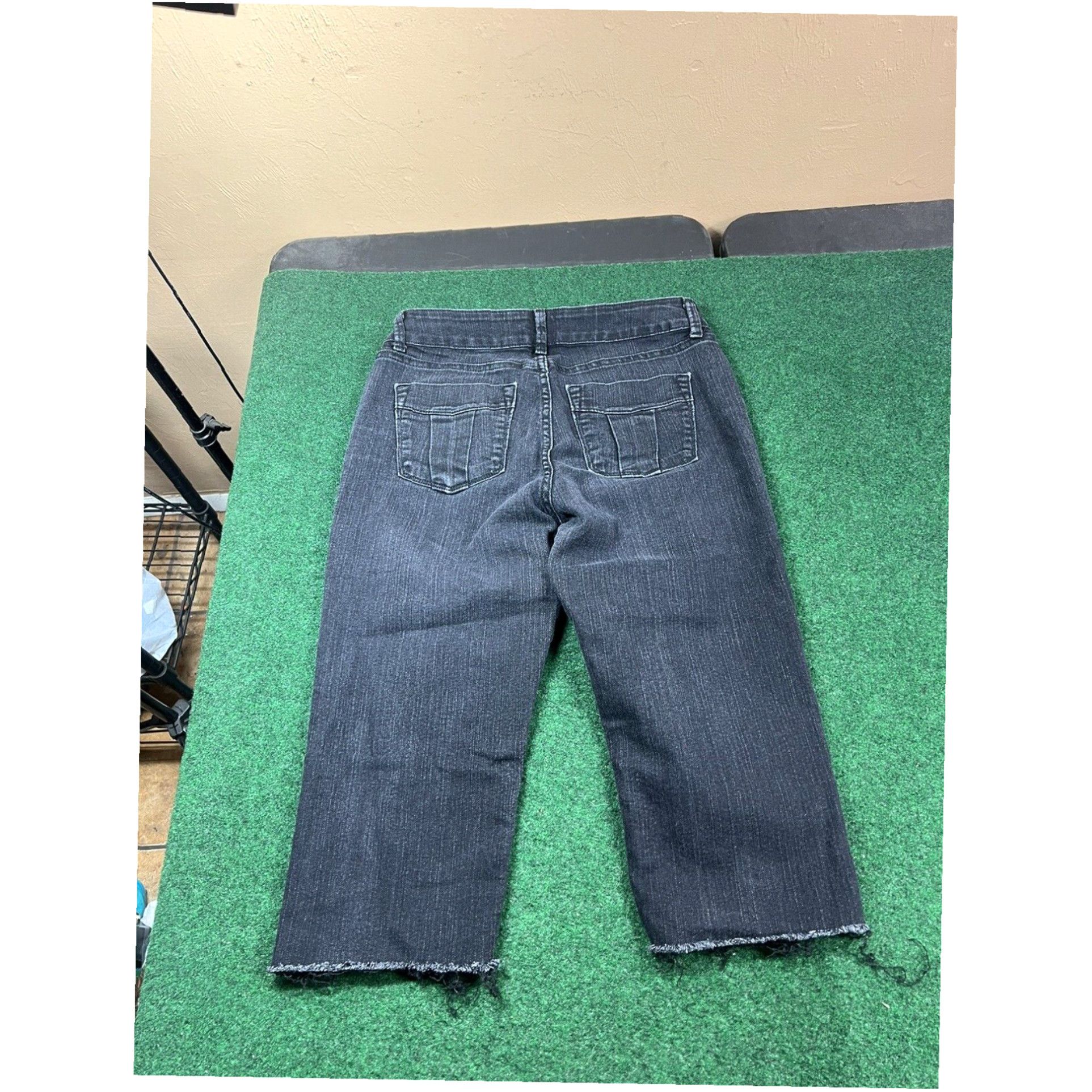Lee Lee Riders Relaxed Capri Jeans Women's 10 M Dark Wash Denim Stretch 30x17 Size 32" / US 10 / IT 46 - 6 Thumbnail