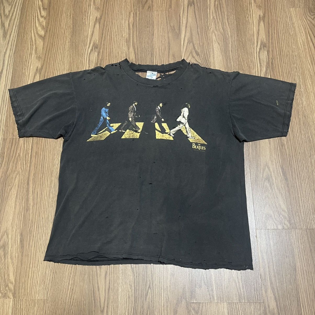 Vintage Sun Faded black vintage 90s abbey road Beatles band tee Size US L / EU 52-54 / 3 - 1 Thumbnail
