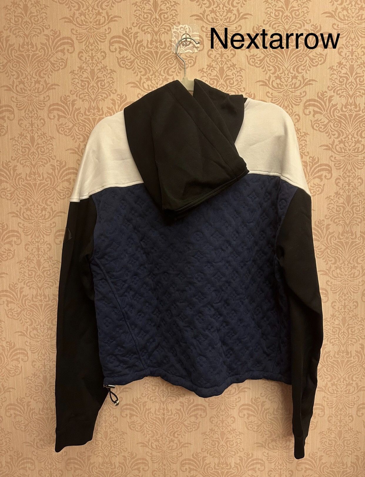 Louis Vuitton Louis Vuitton LV's new embossed floral patchwork jacket Size US L / EU 52-54 / 3 - 2 Thumbnail