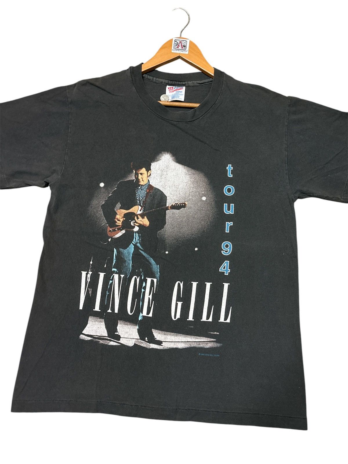 Band Tees ‼️RARE‼️VINTAGE 1994 VINCE GILL TOUR TSHIRT TEE💥 Size US M / EU 48-50 / 2 - 4 Thumbnail