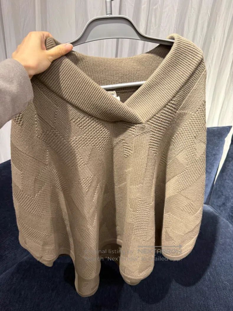 Hermes Hermes Cashmere Camel-Color Cloak with Elephant Grey Size XXS / US 00 / IT 34 - 1 Thumbnail