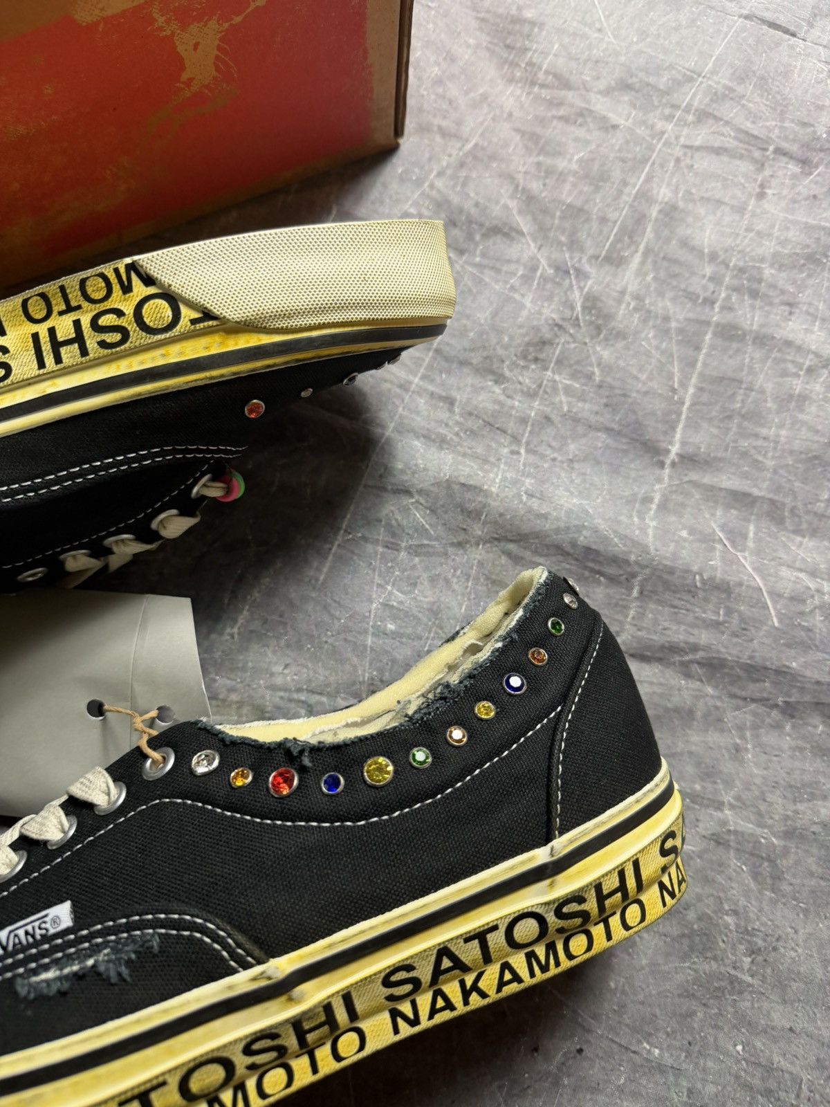 Satoshi Nakamoto × Vans OTW by Vans x Satoshi Nakamoto Era 95 Gems Size US 11 / EU 44 - 6 Thumbnail