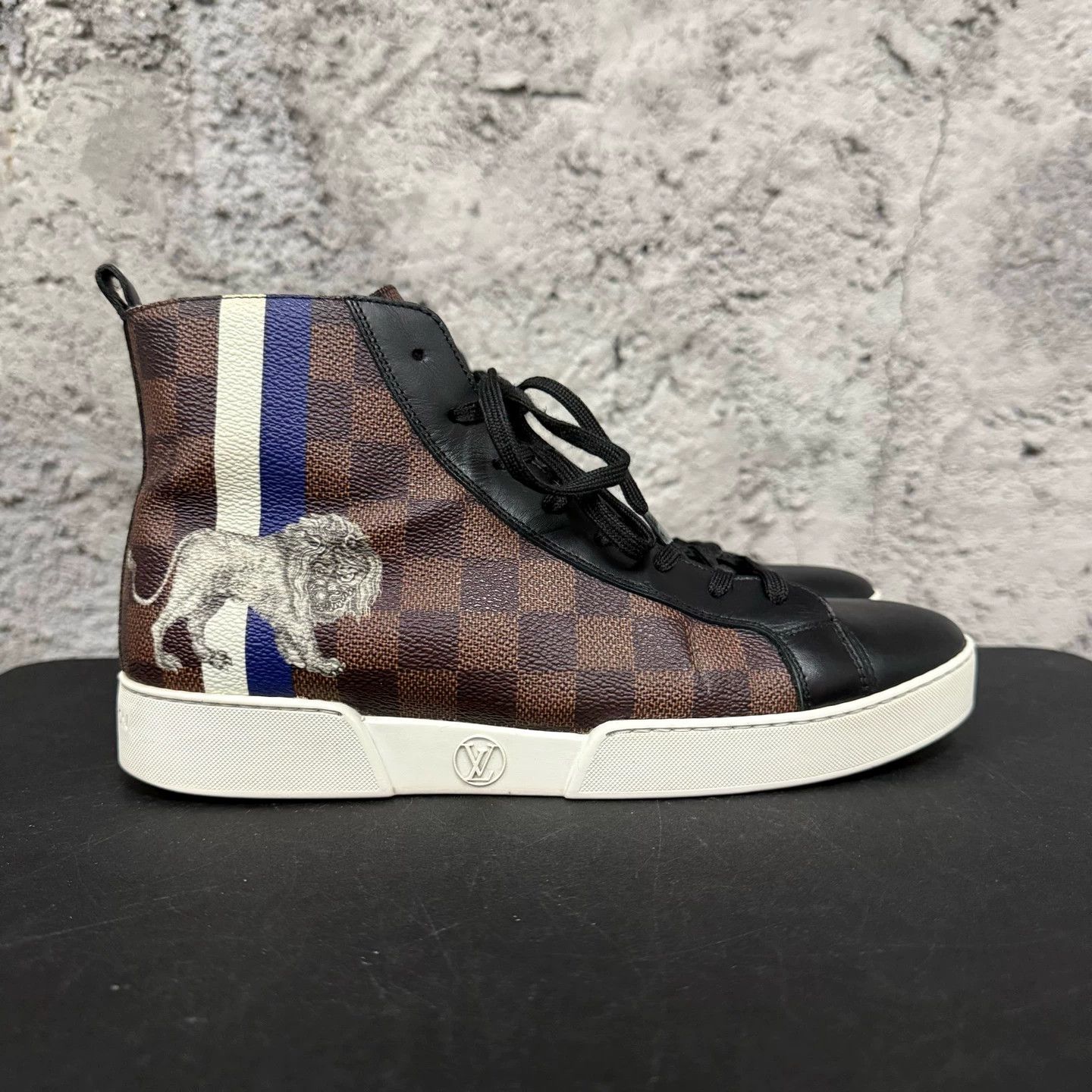 Louis Vuitton LV Monogram Canvas High-Top Sneakers US 6 Size US 6 / IT 36 - 1 Thumbnail