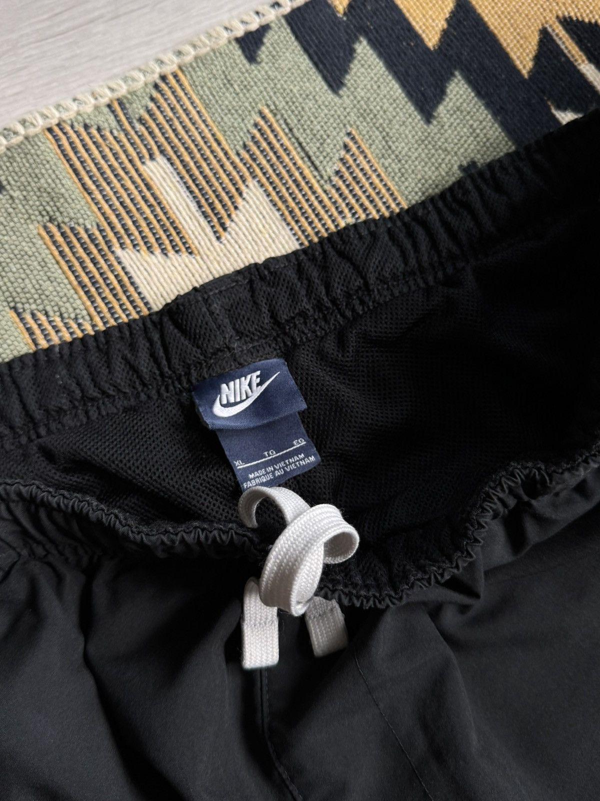 Nike Vintage Nike Nylon Logo Y2K Shorts Size US 36 / EU 52 - 8 Thumbnail