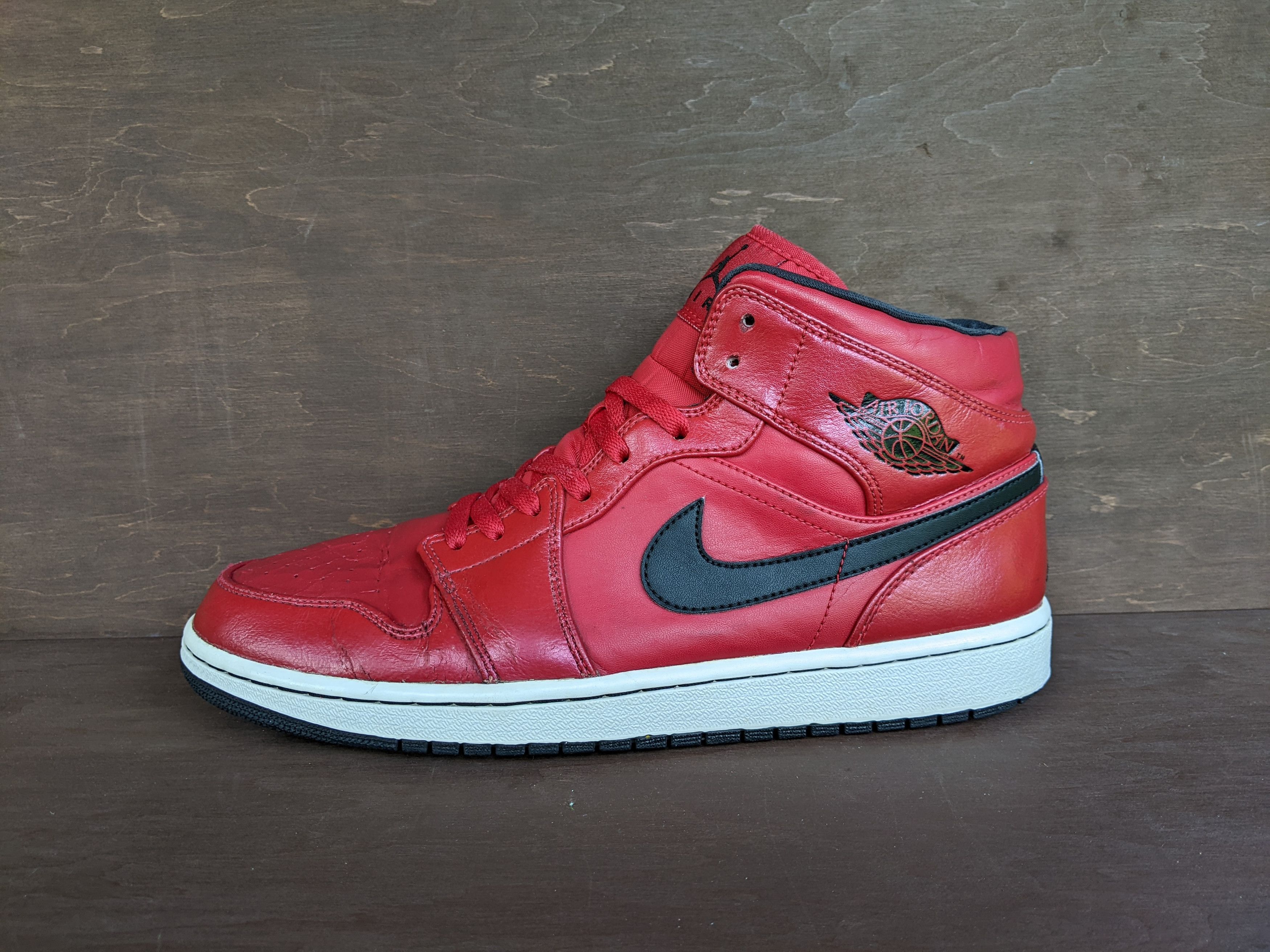 Jordan Brand Nike Air Jordan 1 Mid Gym Red Black Patent US 11 Size US 11 / EU 44 - 3 Thumbnail