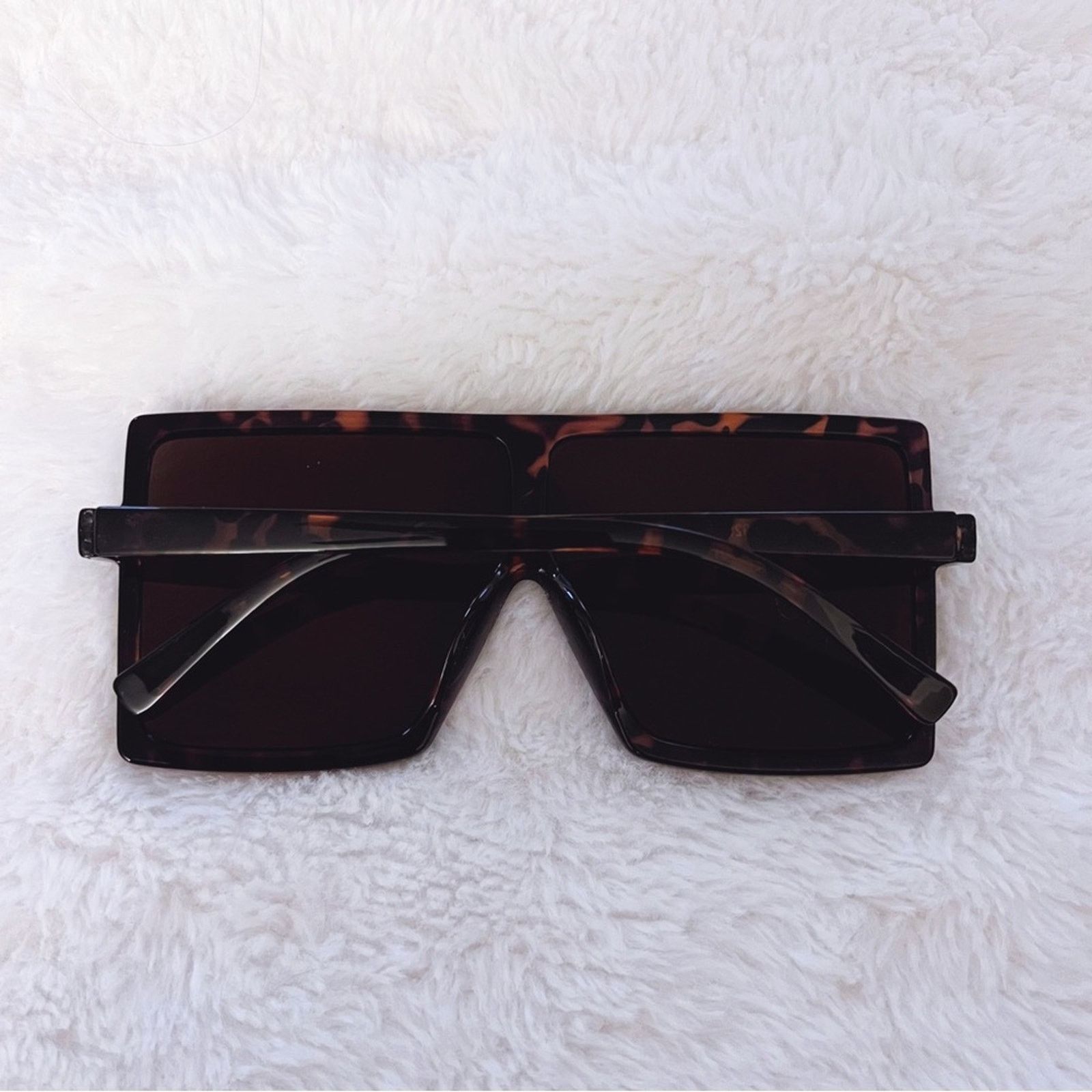 Other Ivonne Tortoise Brown Oversized Square Sunglasses Size ONE SIZE - 9 Thumbnail