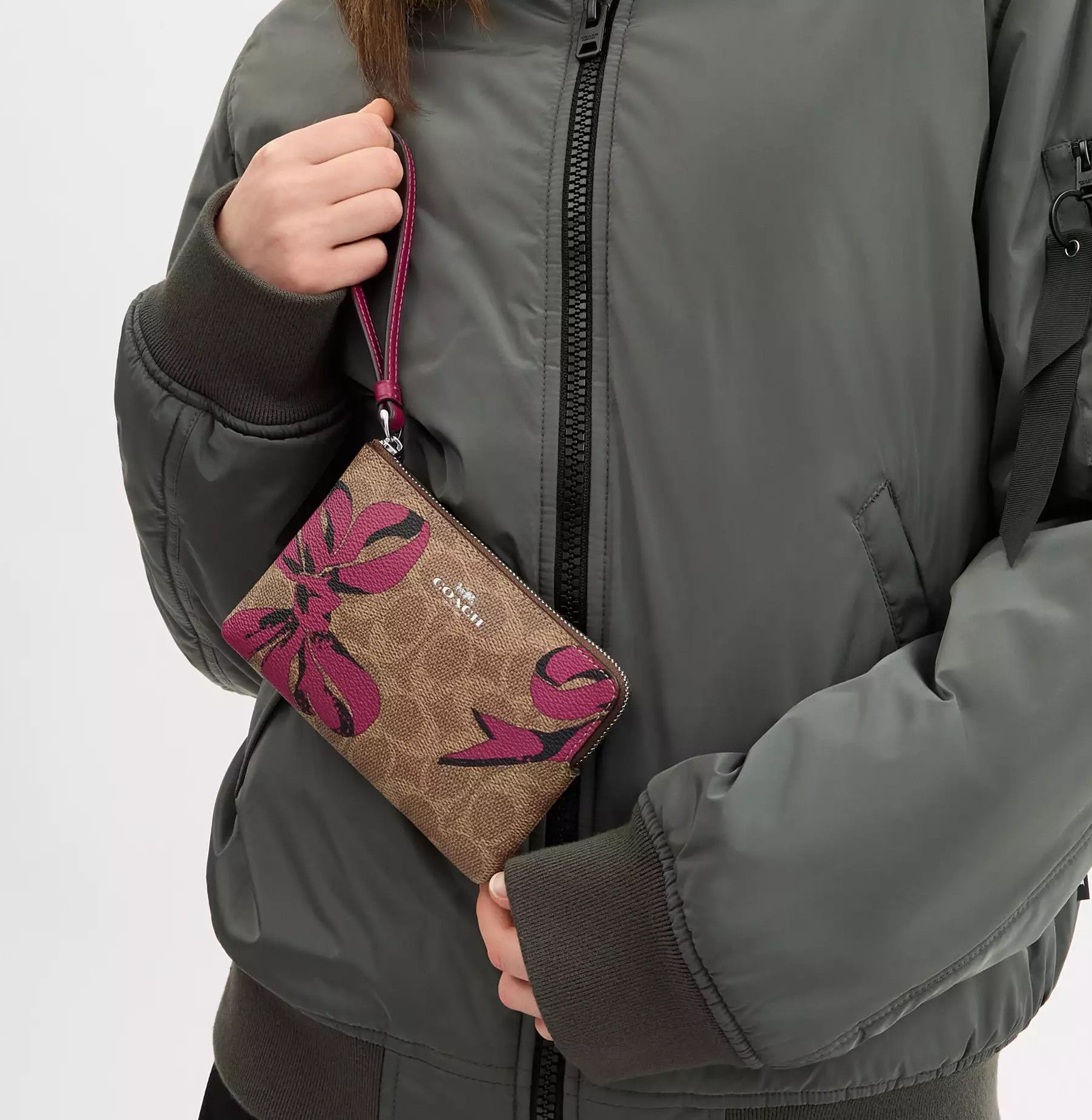 Coach Corner Zip Wristlet In Signature Canvas With Bow Print CZ440 Size ONE SIZE - 5 Thumbnail