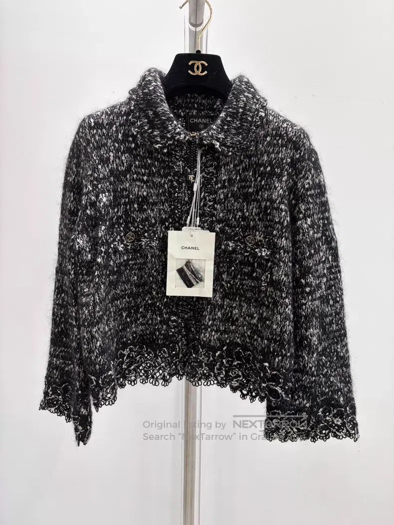 Chanel Chanel Doll collar black and white blended knitted short c Size XS / US 0-2 / IT 36-38 - 1 Thumbnail