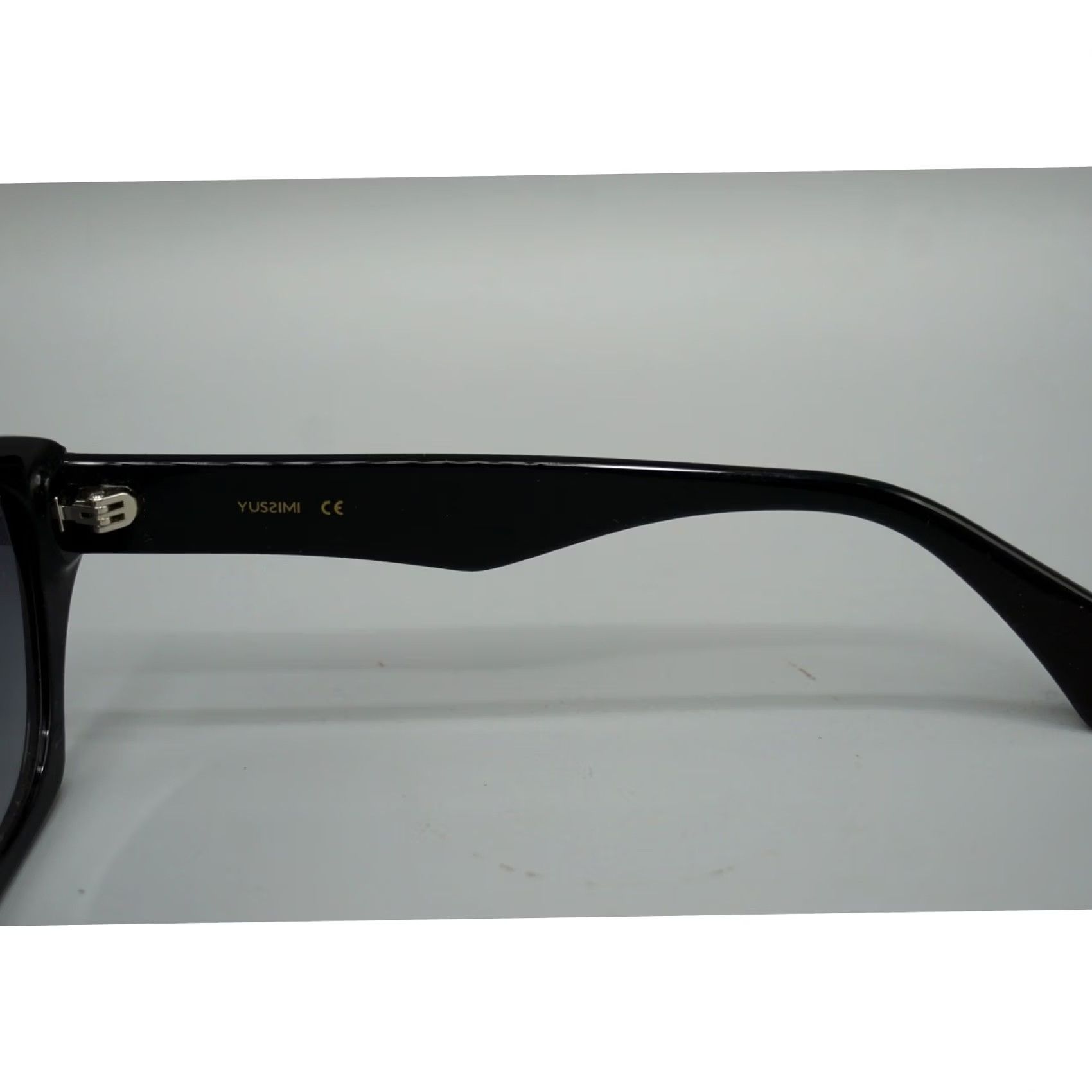 Vintage Yussimi WR2023-50 C3 Geometric Butterfly Cat-Eye Sunglasses Gray Gradient Lens Black Gloss Size ONE SIZE - 4 Thumbnail