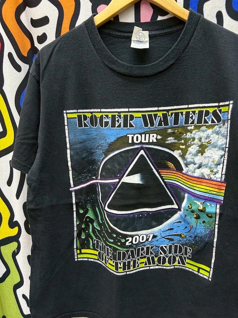 Pink Floyd Vintage 2000s Roger Waters Pink Floyd tshirt size L Size US L / EU 52-54 / 3 - 1 Thumbnail