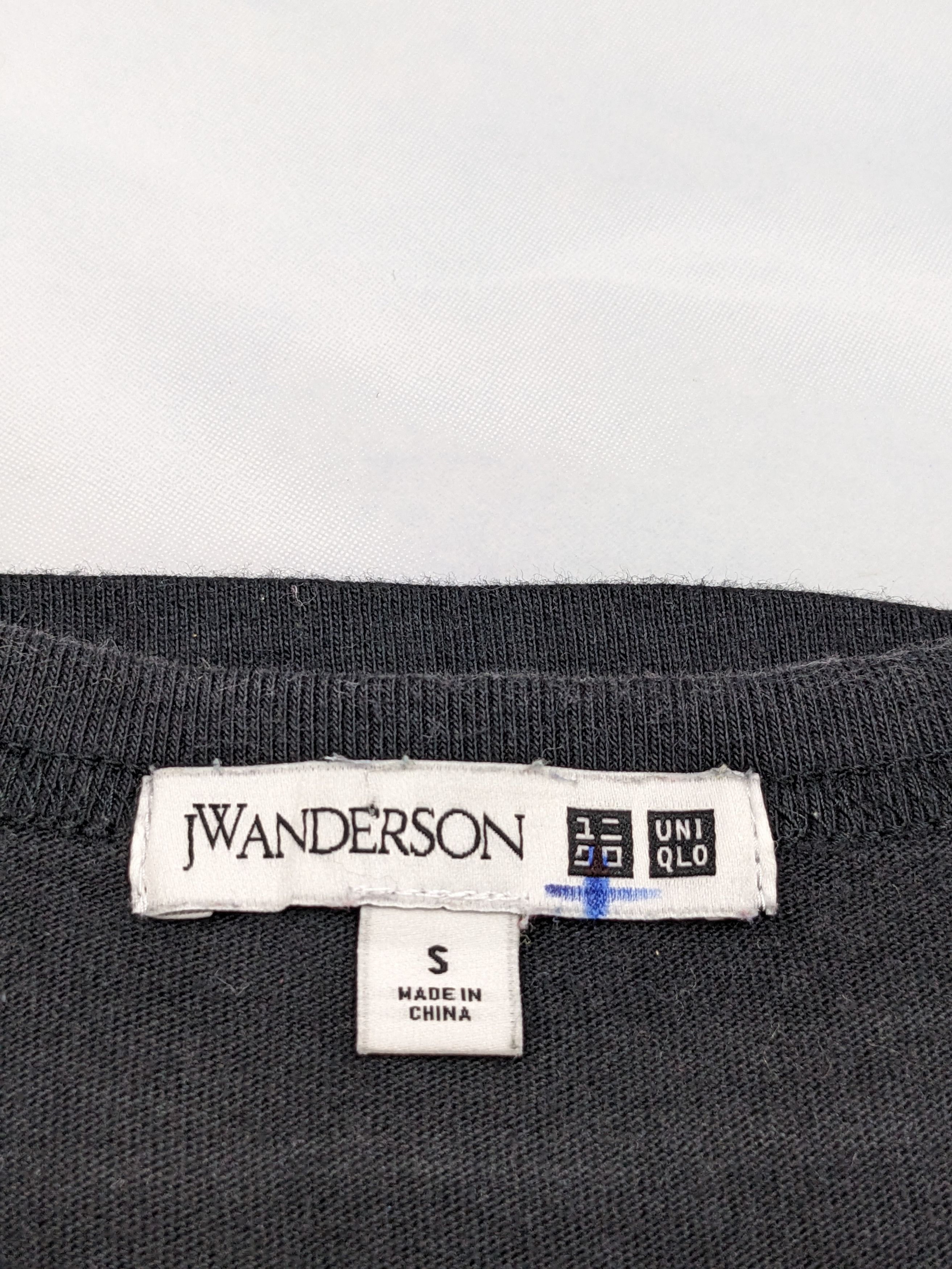 JW Anderson × Uniqlo J.W. Anderson X Japanese Brand Uniqlo Tshirt Size US S / EU 44-46 / 1 - 9 Thumbnail