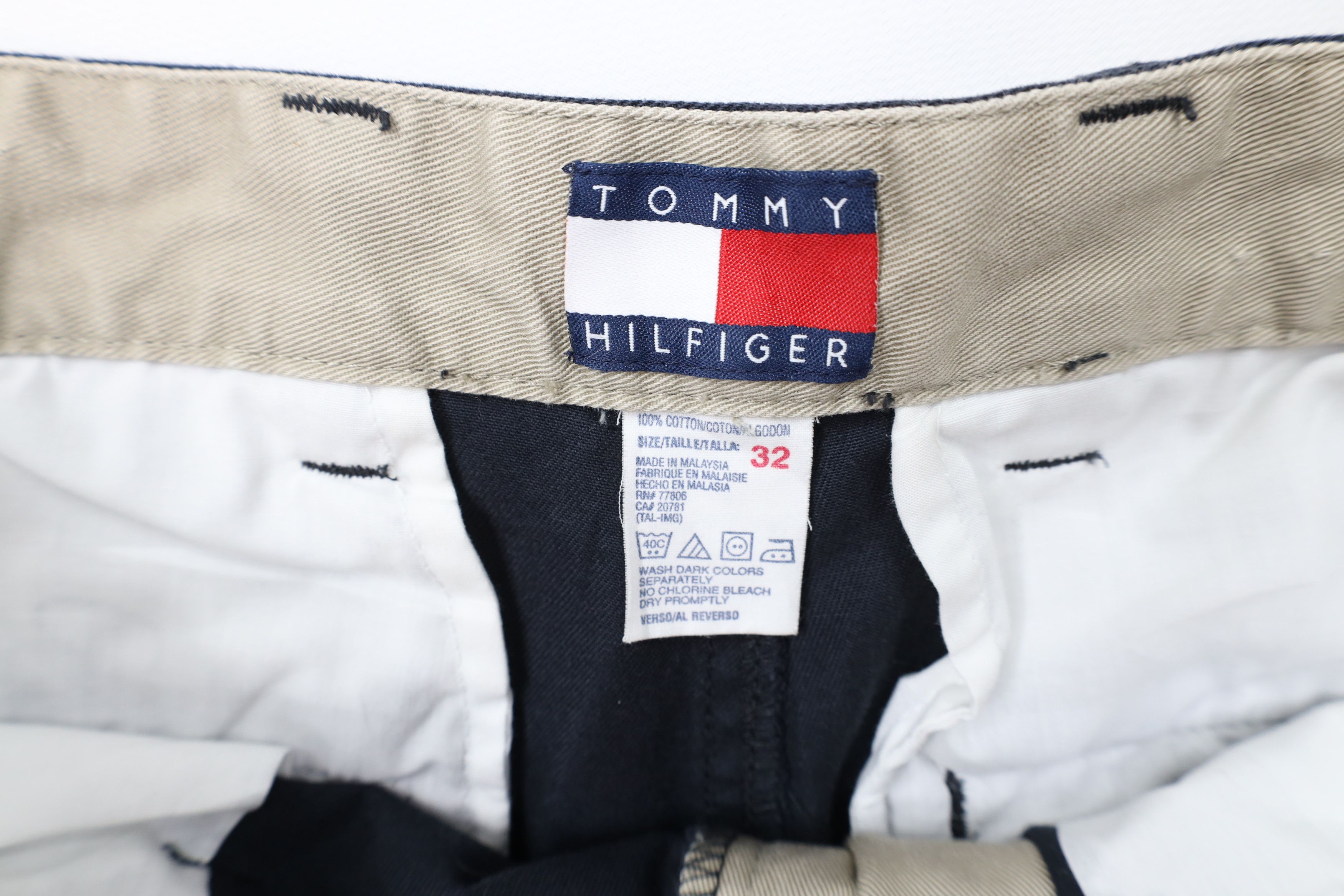 Tommy Hilfiger × Vintage Vintage 90s Tommy Hilfiger Above Knee Chino Shorts Navy Blue Size US 32 / EU 48 - 6 Thumbnail
