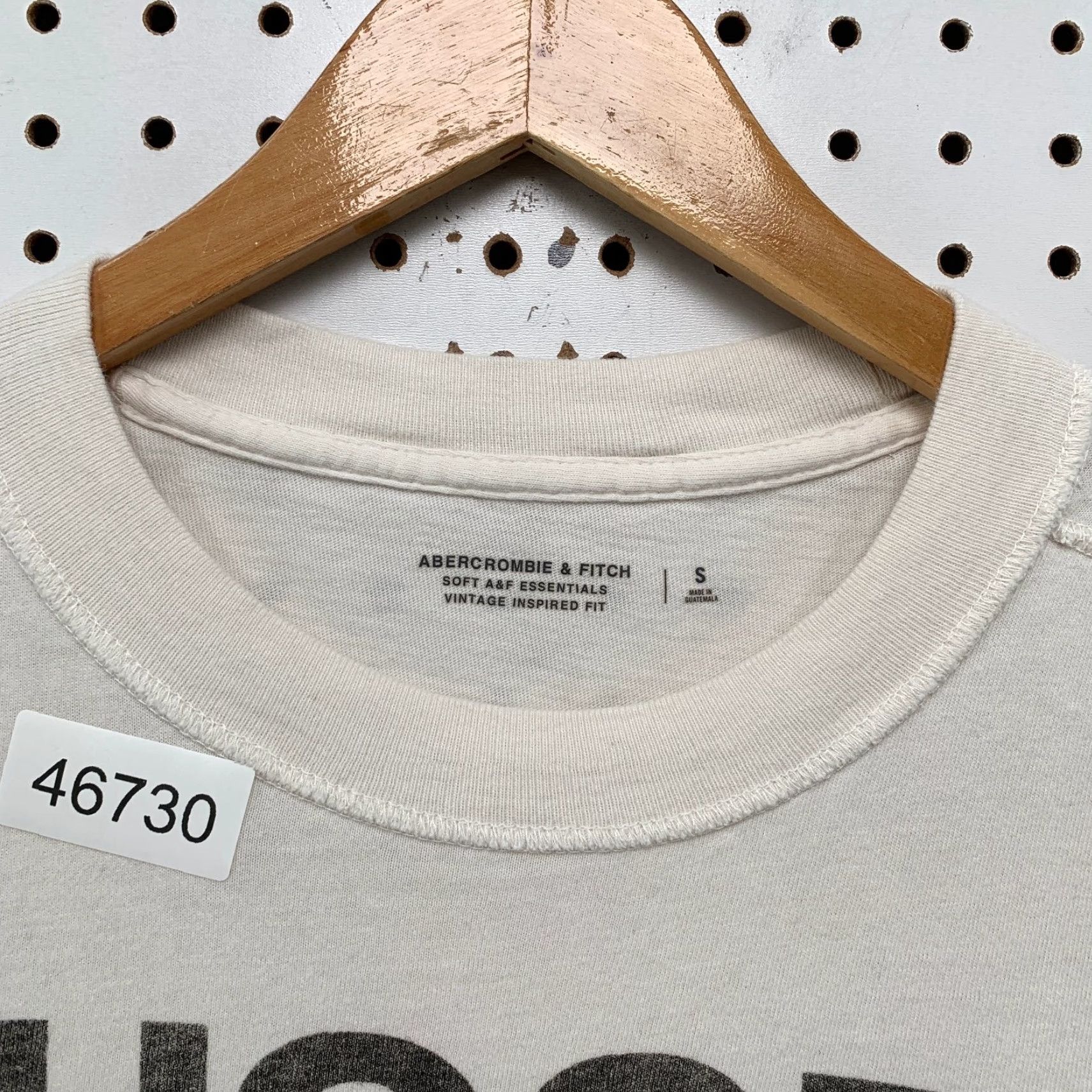 Abercrombie & Fitch Abercrombie & Fitch VW T Shirt Mens Small Beige Volkswagen Bug Car Graphic Size US S / EU 44-46 / 1 - 3 Thumbnail