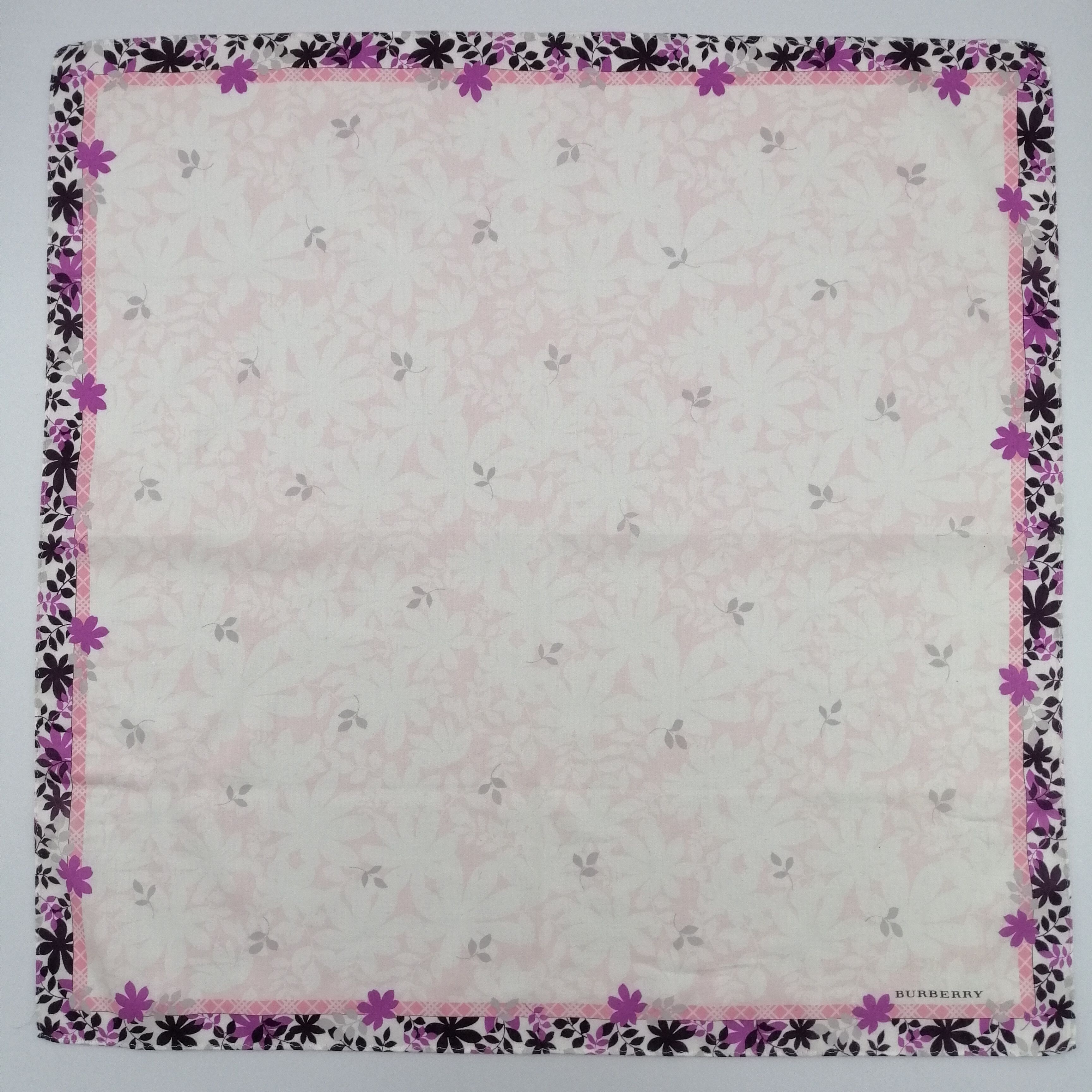 Burberry Burberry Handkerchief/Neckerchief/Bandana-KD3056 Size ONE SIZE - 2 Thumbnail