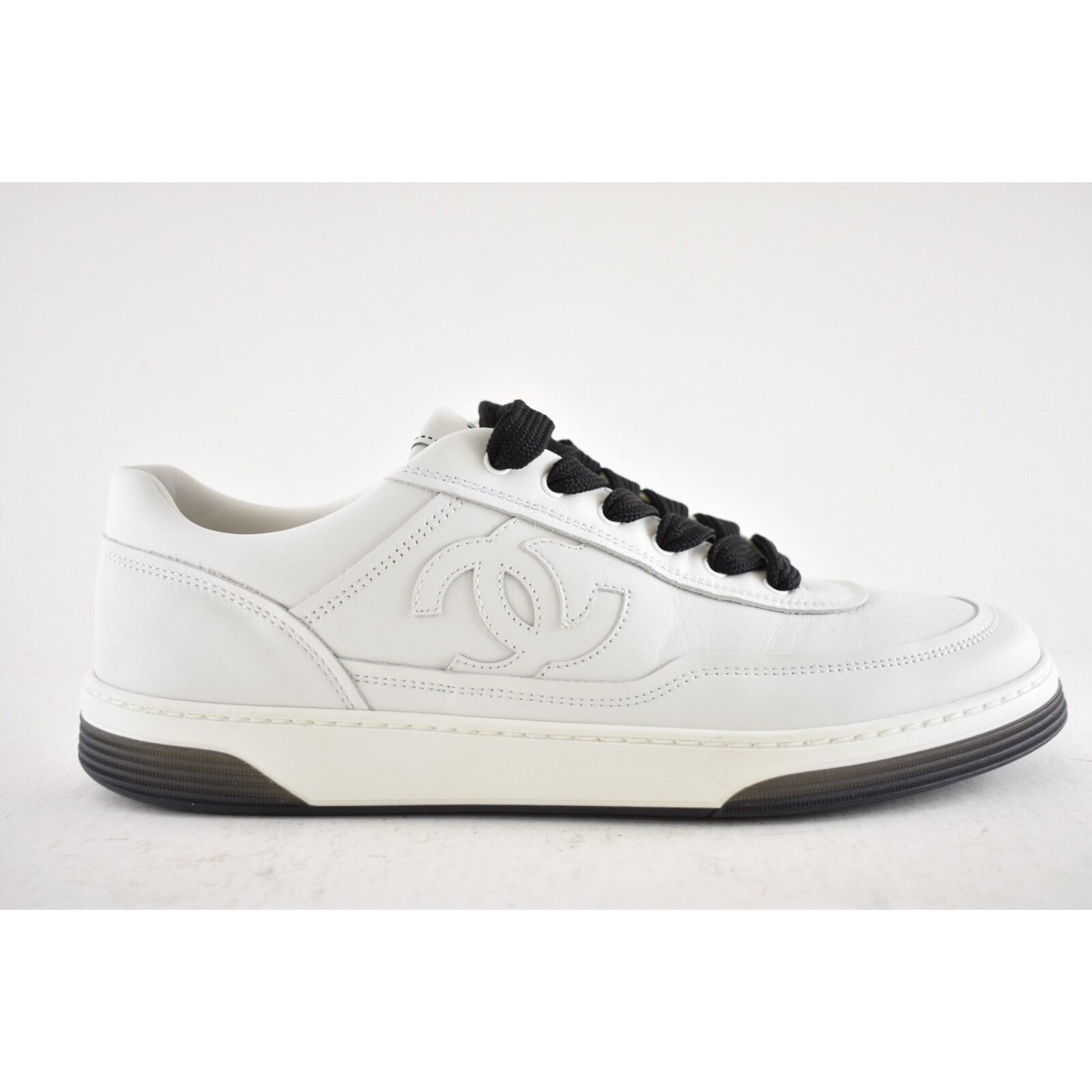 Chanel Chanel Leather CC Logo Flat Lace Up Runner Sneaker 42 Size US 12 / IT 42 - 2 Thumbnail