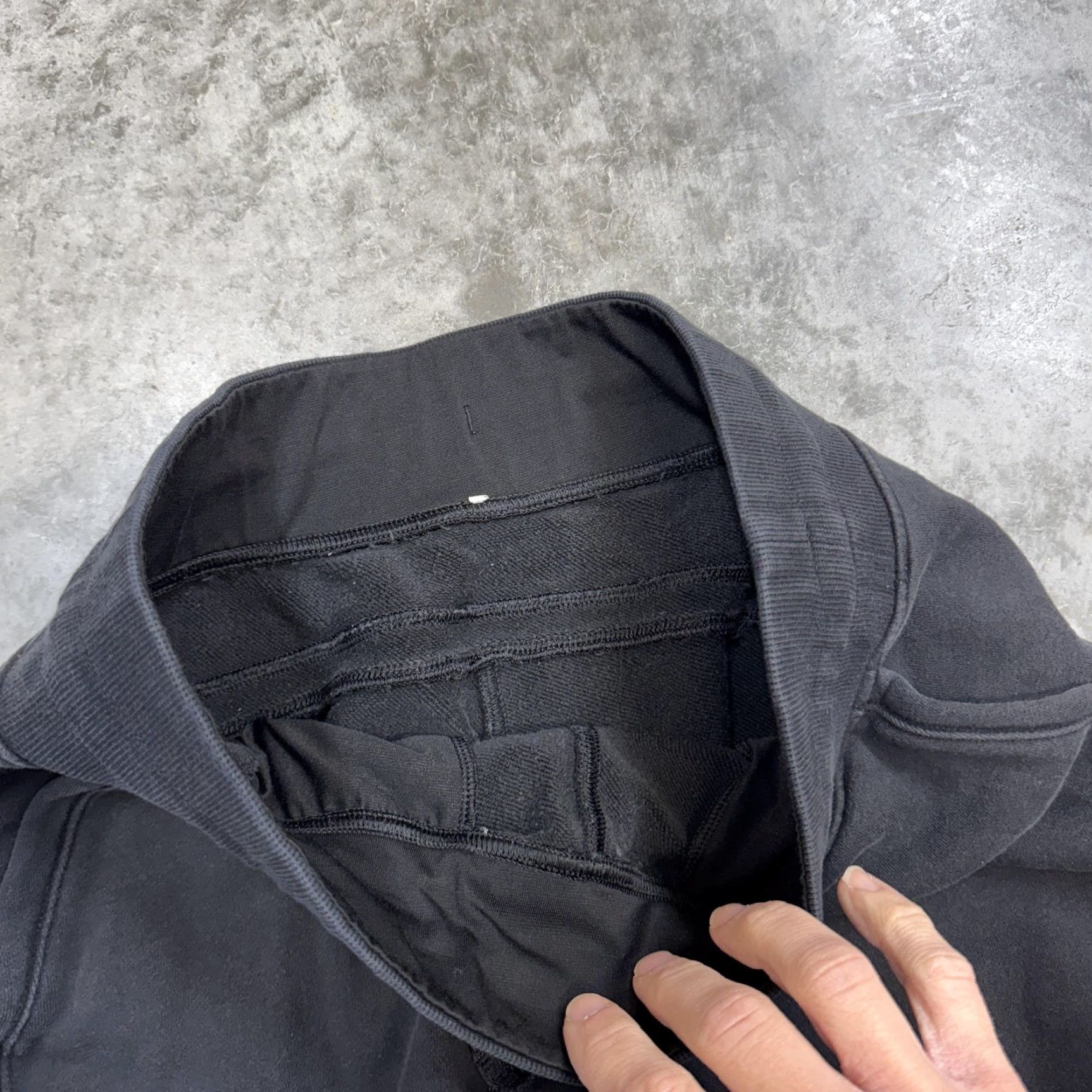 Lululemon Lululemon Sweatpants Womens 6 Black Fleece Jogger Pockets Drawstring Gym Pants Size 28" / US 6 / IT 42 - 2 Thumbnail