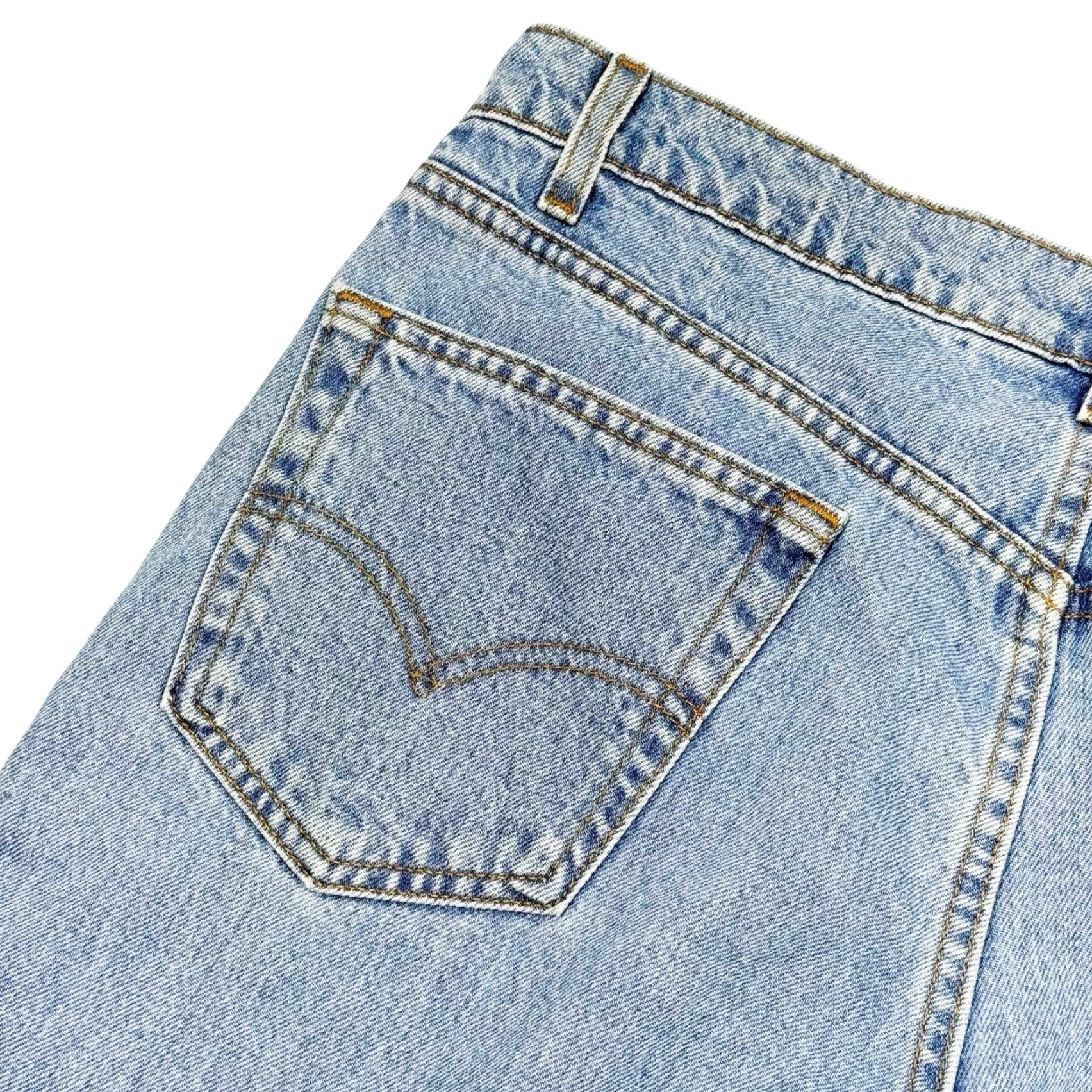 Levi's VINTAGE Levi's Jeans 36x32 USA 550 Relaxed Fit Light Blue Denim 5-Pocket Mens Straight Classic Logo Zipper Button Cotton USA-made Size US 36 / EU 52 - 7 Thumbnail