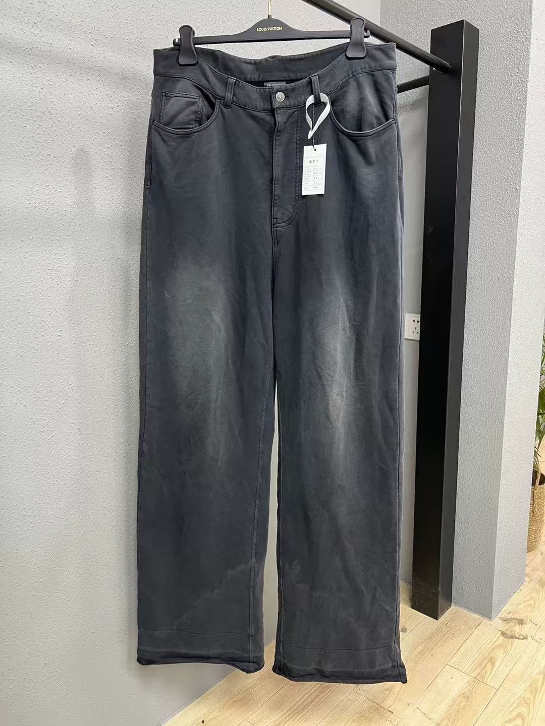Balenciaga Balenciaga Worn Wash Pants Size S Size US 27 - 1 Thumbnail