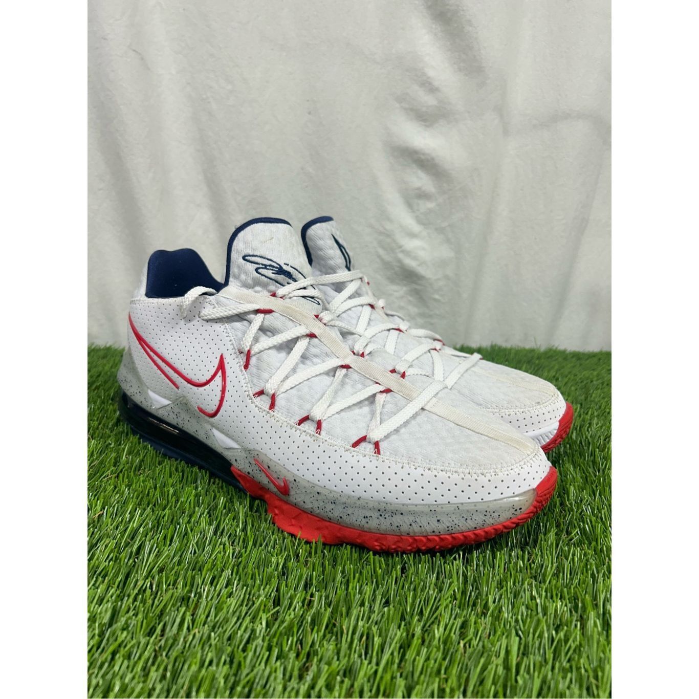 Nike RARE NIKE LeBron 17 Duquesne Home PE Size 14 Nike Sample Size US 14 / EU 47 - 1 Thumbnail