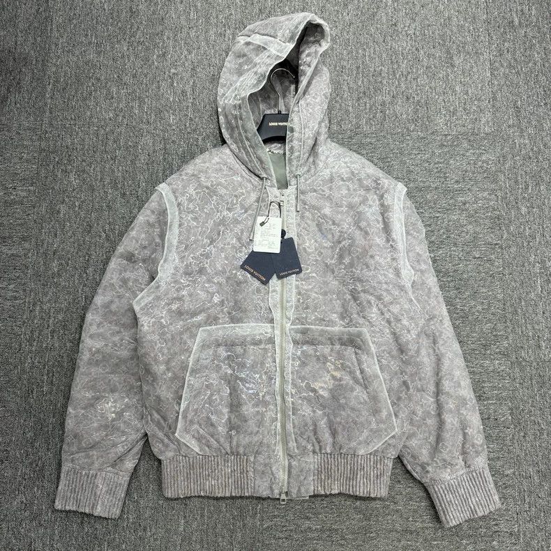 Louis Vuitton Louis Vuitton Organza full print jacket Size US L / EU 52-54 / 3 - 1 Thumbnail