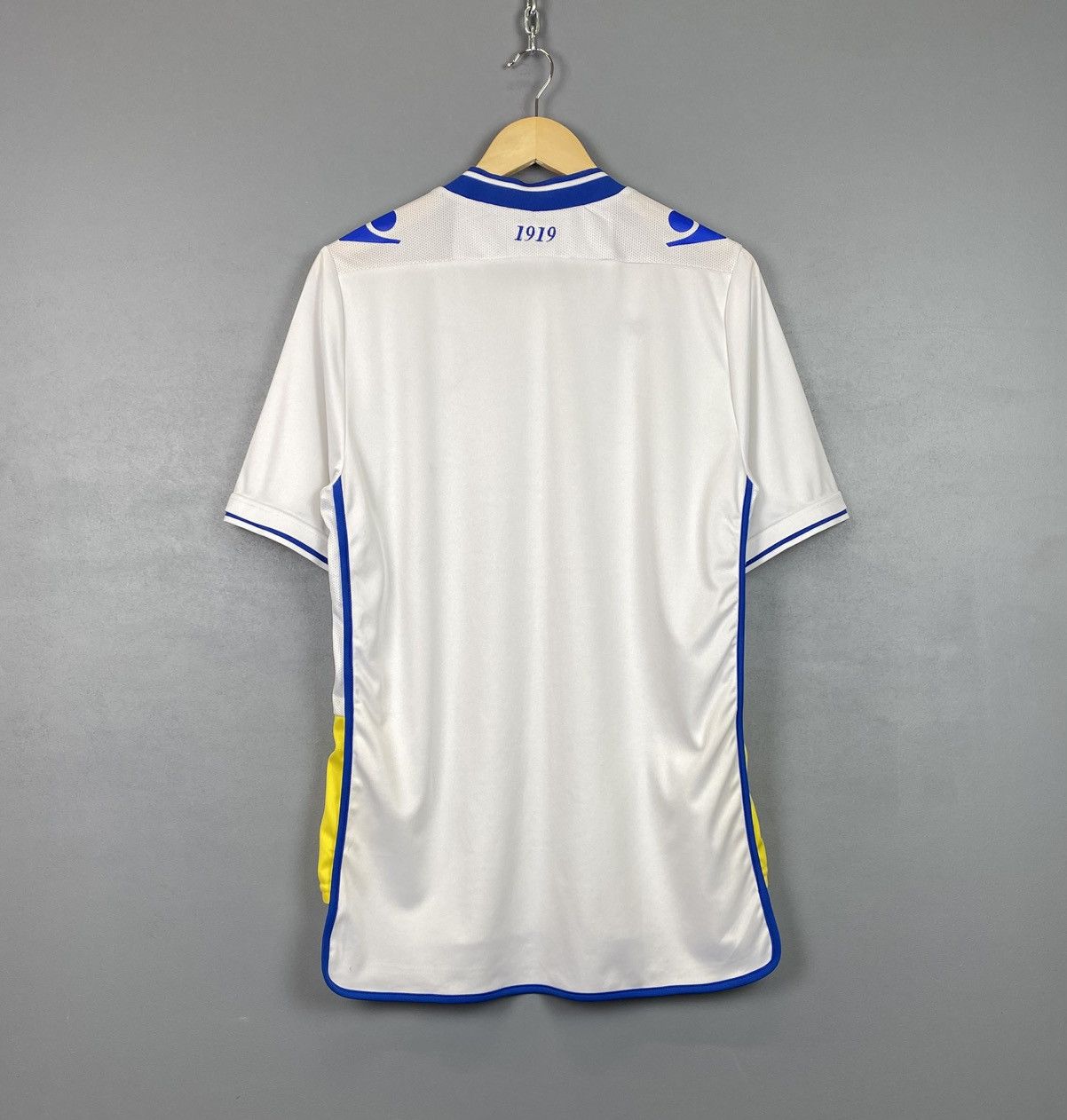 Chelsea Soccer Macron Leeds United Soccer Jersey Football Shirt Size XL Top Size US XL / EU 56 / 4 - 10 Thumbnail