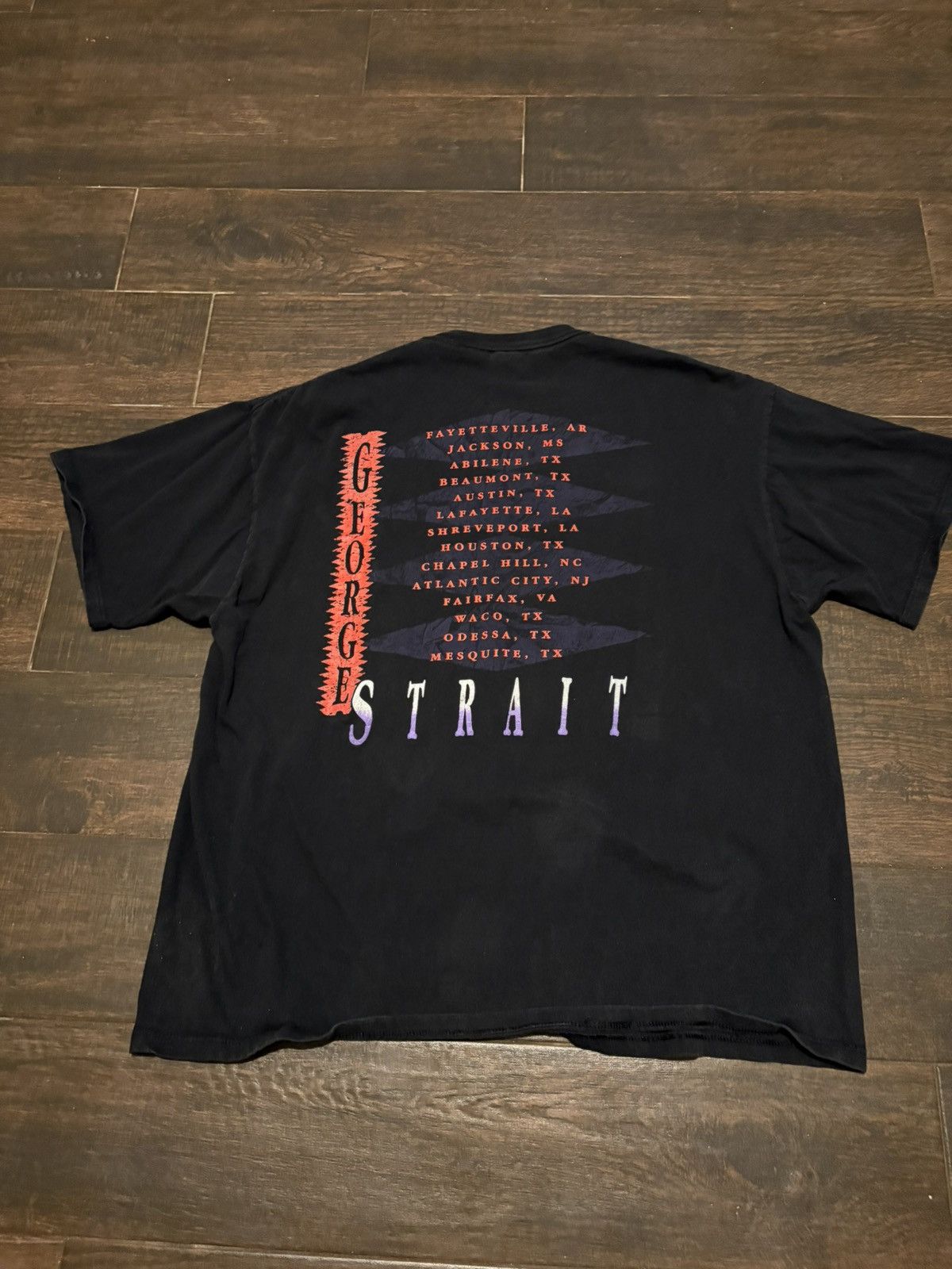 Vintage Vintage 1993 George Strait Tour T-shirt Size XL Size US XL / EU 56 / 4 - 2 Thumbnail