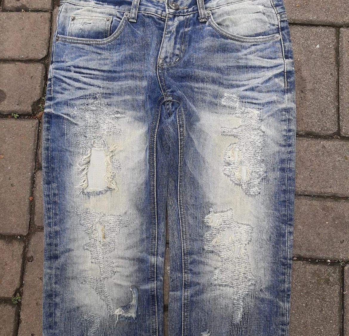 In The Attic 2000s In The Attic Rockers Skull Distressed Jeans y2k Lgb Size US 31 - 3 Thumbnail
