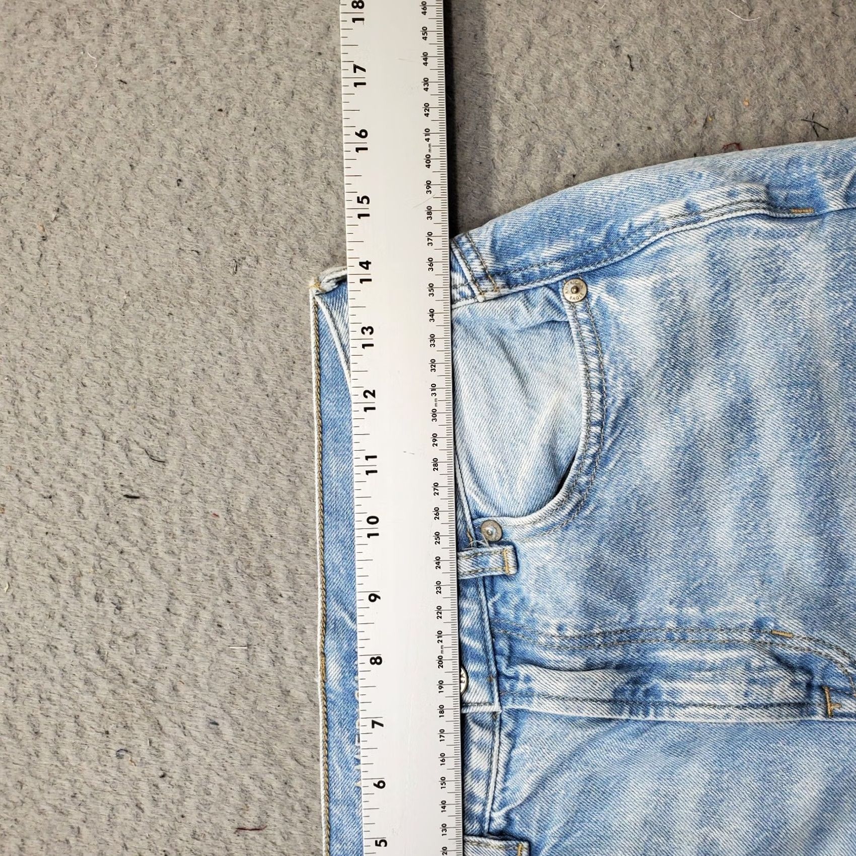 American Eagle Outfitters American Eagle Outfitters Mom Jeans Womens Size 2 Blue Distressed Light Wash Straight Jeans Size 26" / US 2 / IT 38 - 6 Thumbnail