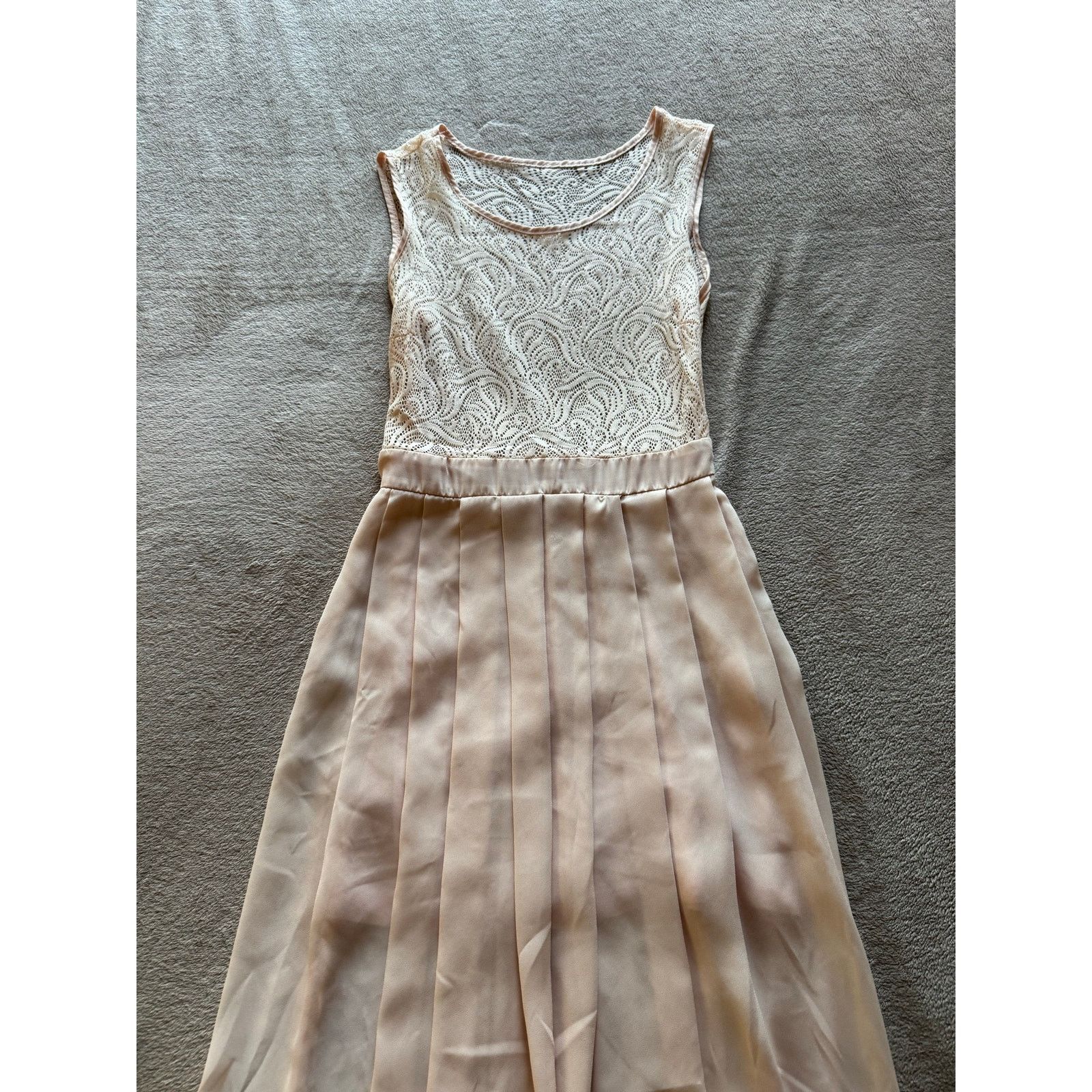 Bar III Blush Champagne Lace Bodice Pleated Satin Maxi Dress Formal Size S / US 4 / IT 40 - 2 Thumbnail