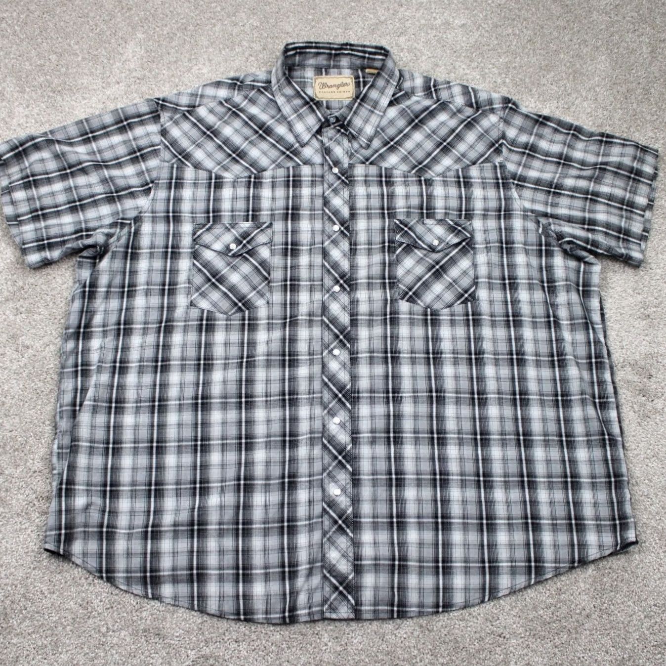 Wrangler Wrangler Shirt Mens 3XL Black/White Plaid Cotton/Poly Western S/S Button-Up, Casual, Workwear, 3XL Mens, Western Theme, Regular Fit, Knit Fabric Size US XXL / EU 58 / 5 - 2 Thumbnail