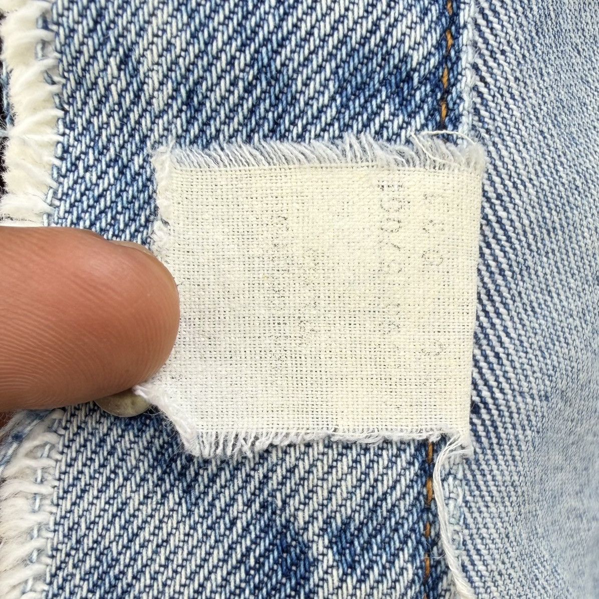Levi's Vintage Levi’s Distressed Denim Light Wash Grunge Trucker Size US L / EU 52-54 / 3 - 22 Thumbnail