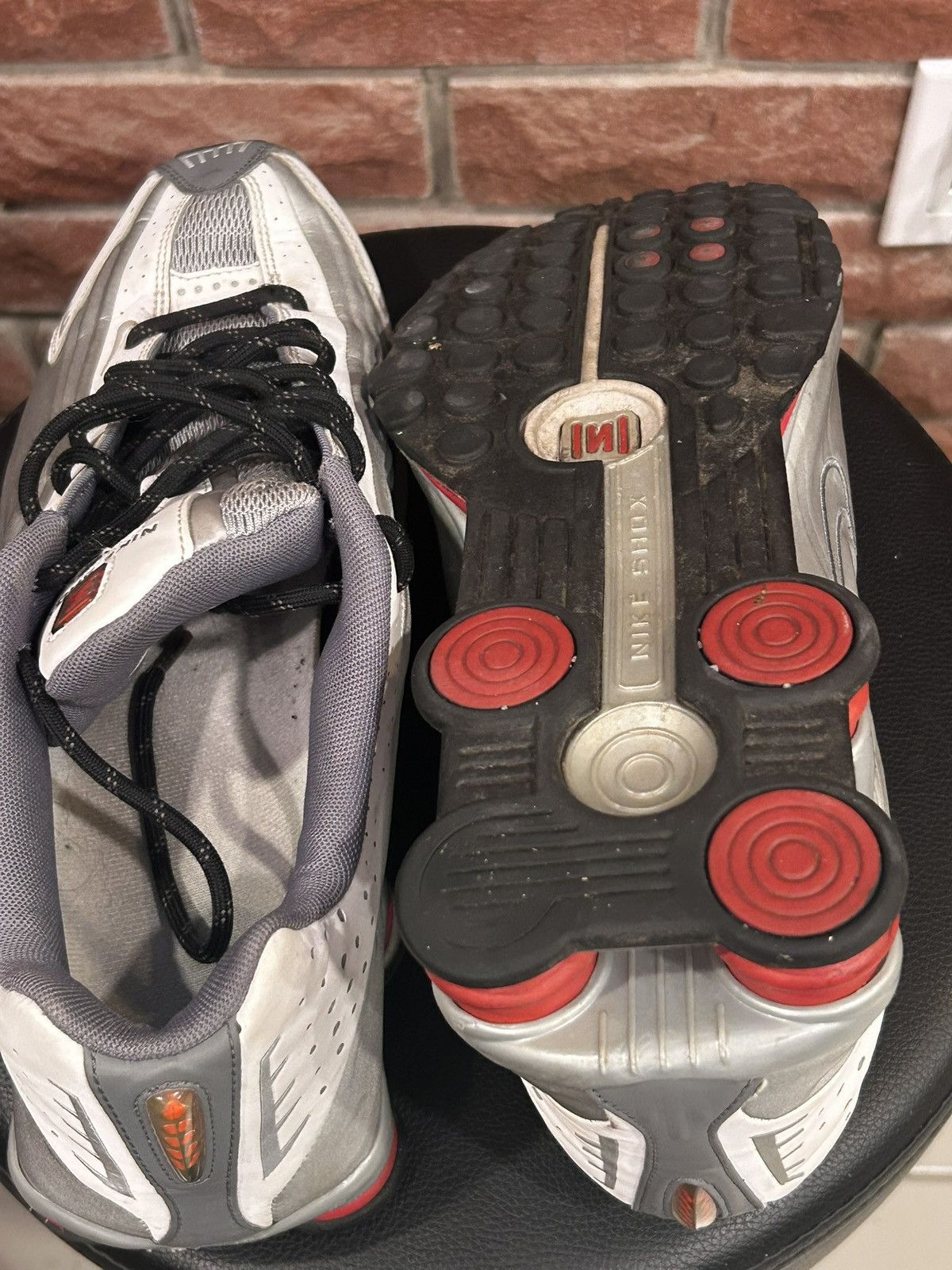 Nike Retro Shox R4 Size US 13 / EU 46 - 9 Thumbnail