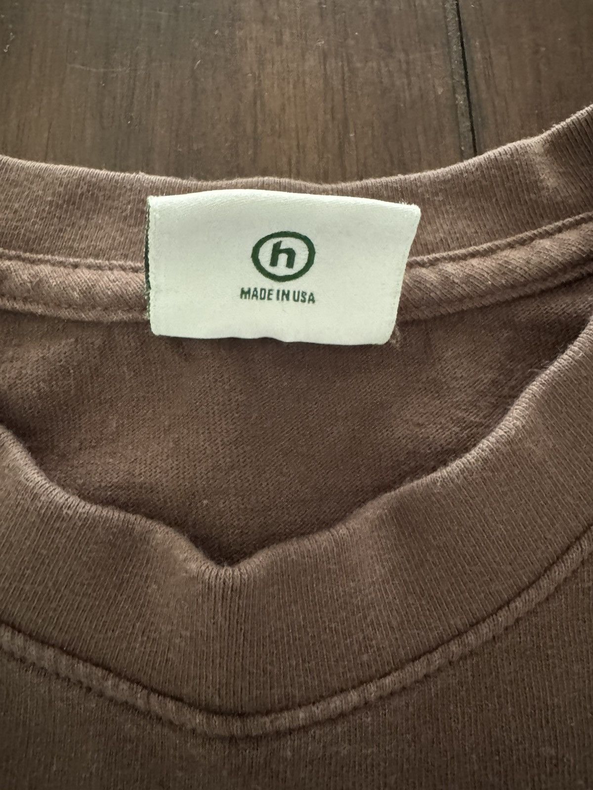 HIDDEN HIDDEN NY waterfall tee shirt brown- size Large Size US L / EU 52-54 / 3 - 5 Thumbnail