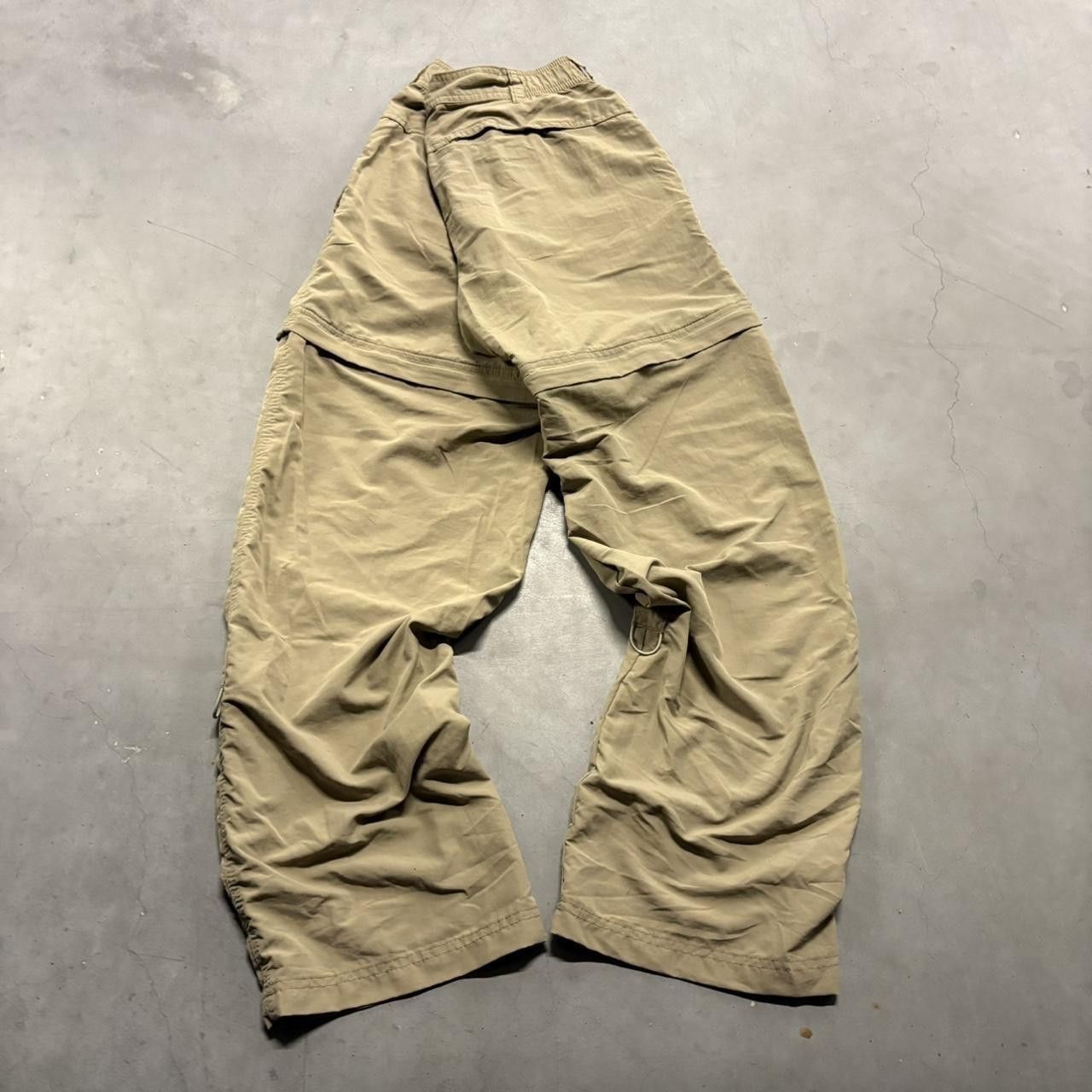 Vintage Vintage Y2K/2000s Baggy TrackPants Style Tan Cargo Pants with Zippers to become Shorts! Size US 34 / EU 50 - 4 Thumbnail