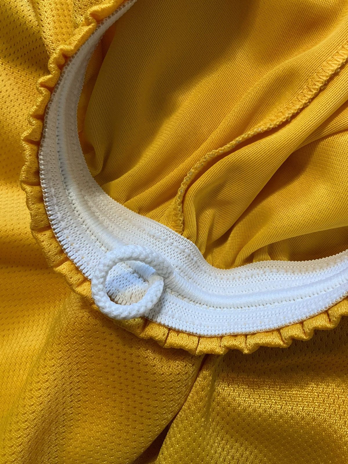 Champion × NBA × Vintage Vintage 90s Champion Los Angeles Lakers Basketball Shorts Size US 32 / EU 48 - 9 Thumbnail