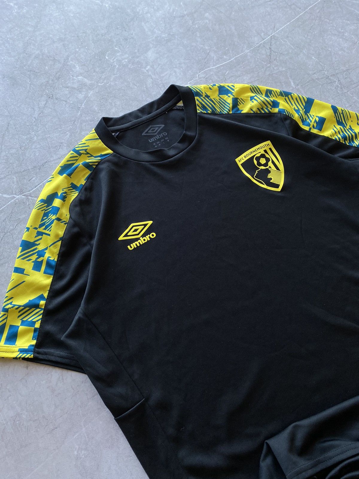 Umbro AFC Bournemouth Umbro Training Soccer Football Jersey Size US M / EU 48-50 / 2 - 3 Thumbnail