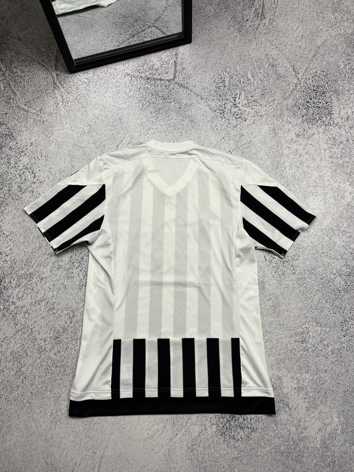 Nike Nike Juventus 2015 Home Soccer Jersey Blockcore Drill Rare Size US M / EU 48-50 / 2 - 9 Thumbnail