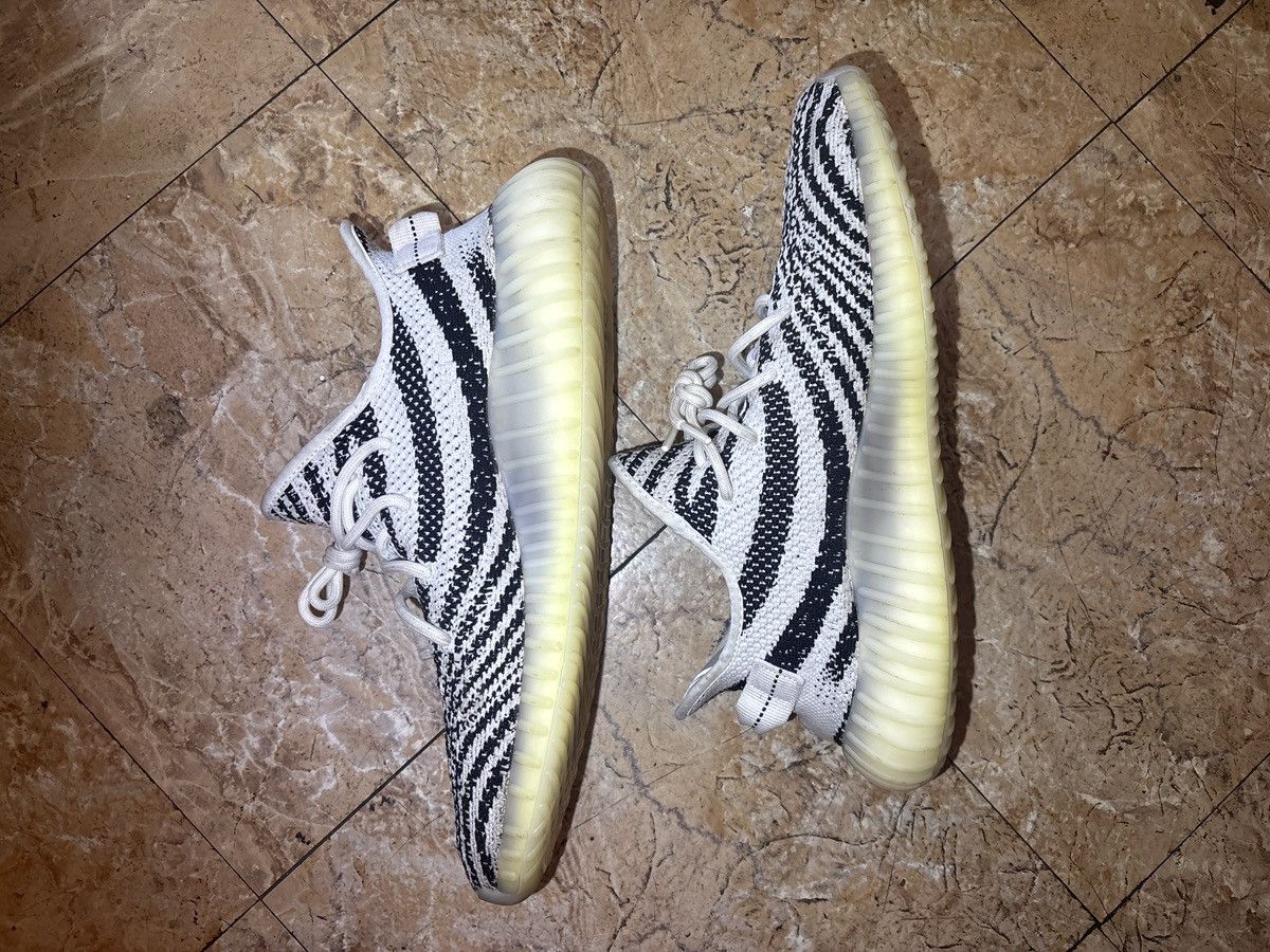 Adidas ADIDAS YEEZY 350 v2 Zebra Size US 12 / EU 45 - 7 Thumbnail