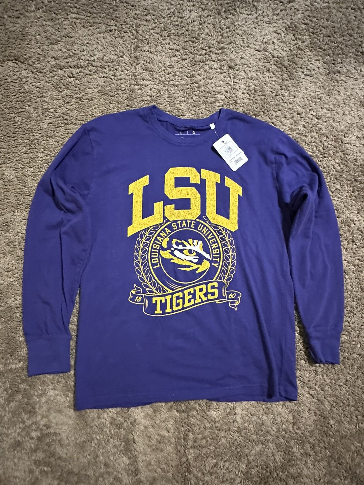 NCAA Vintage NCAA LSU Tigers shirt 00s size large Size US L / EU 52-54 / 3 - 1 Thumbnail