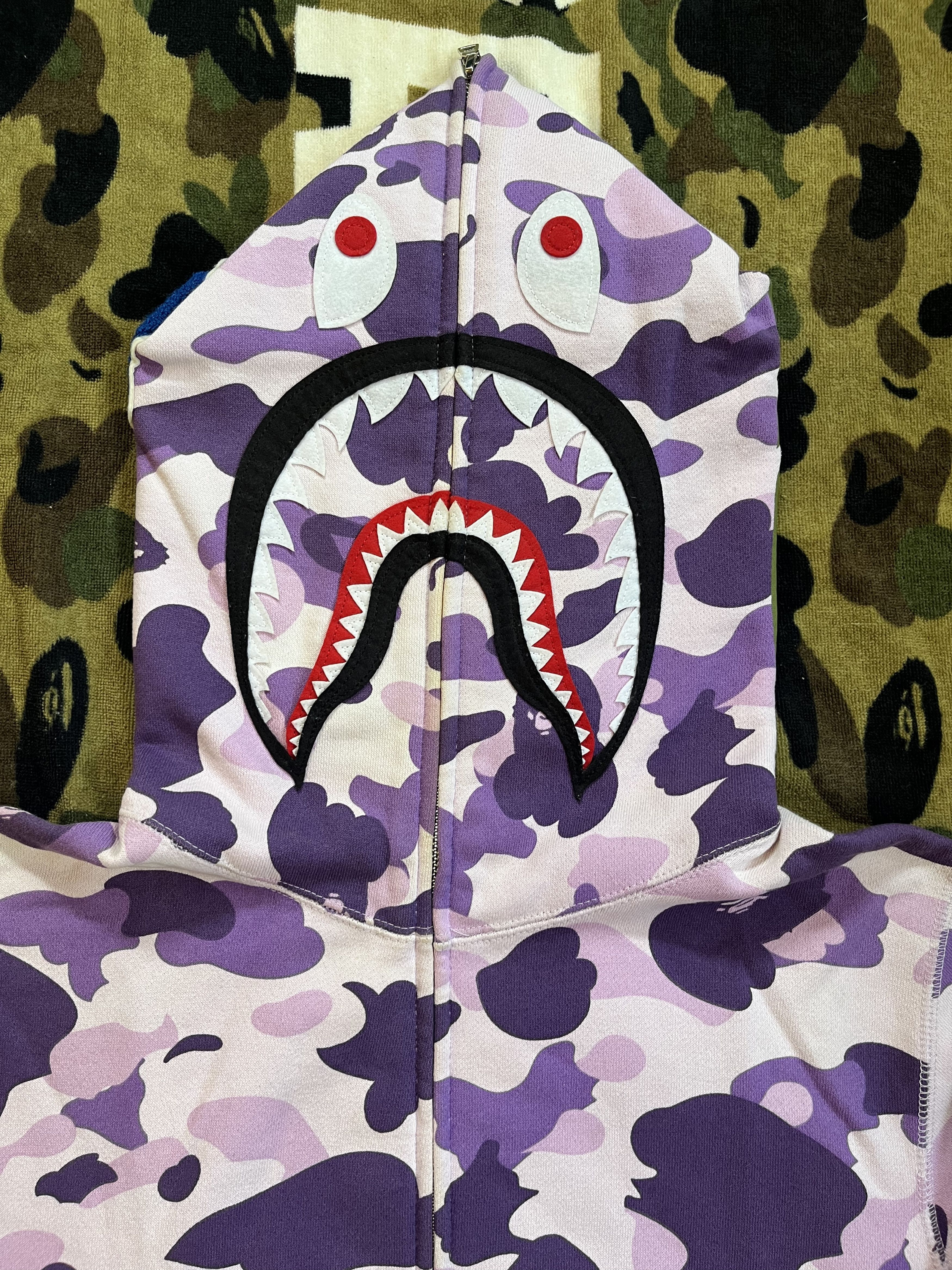 Bape BAPE TAIPEI 10TH ANNIVERSARY SHARK FULL ZIP HOODIE Size US L / EU 52-54 / 3 - 8 Thumbnail