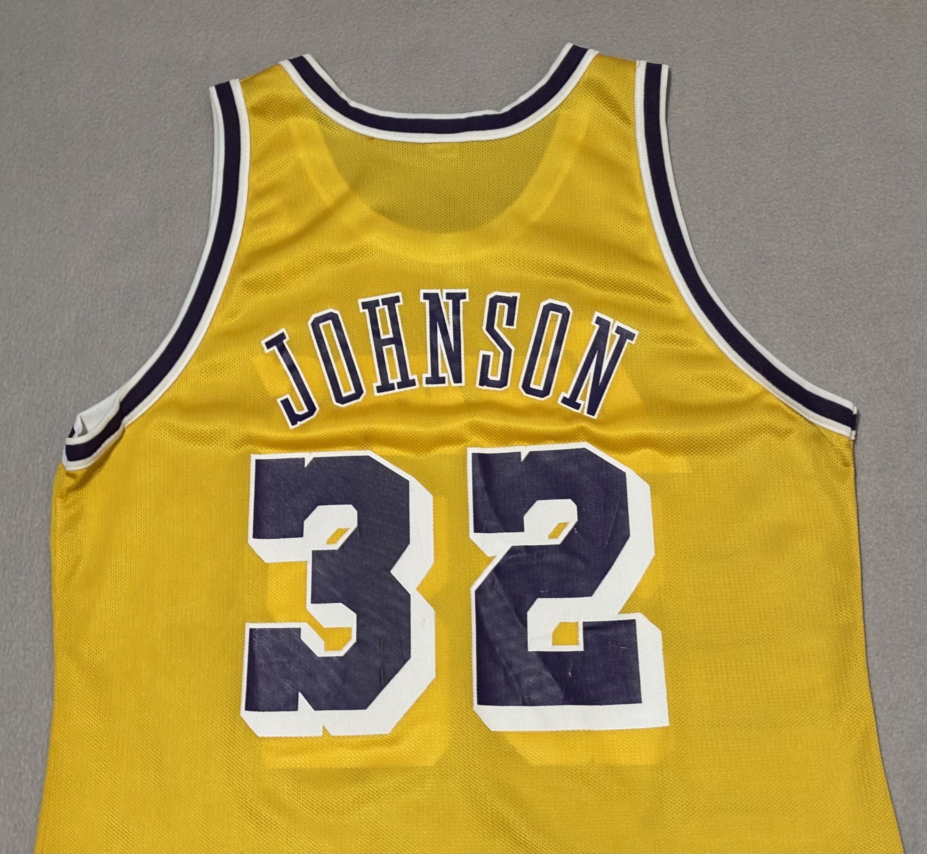 Champion Los Angeles Lakers 90s Johnson #32 Champion Basketball Size US XL / EU 56 / 4 - 14 Thumbnail