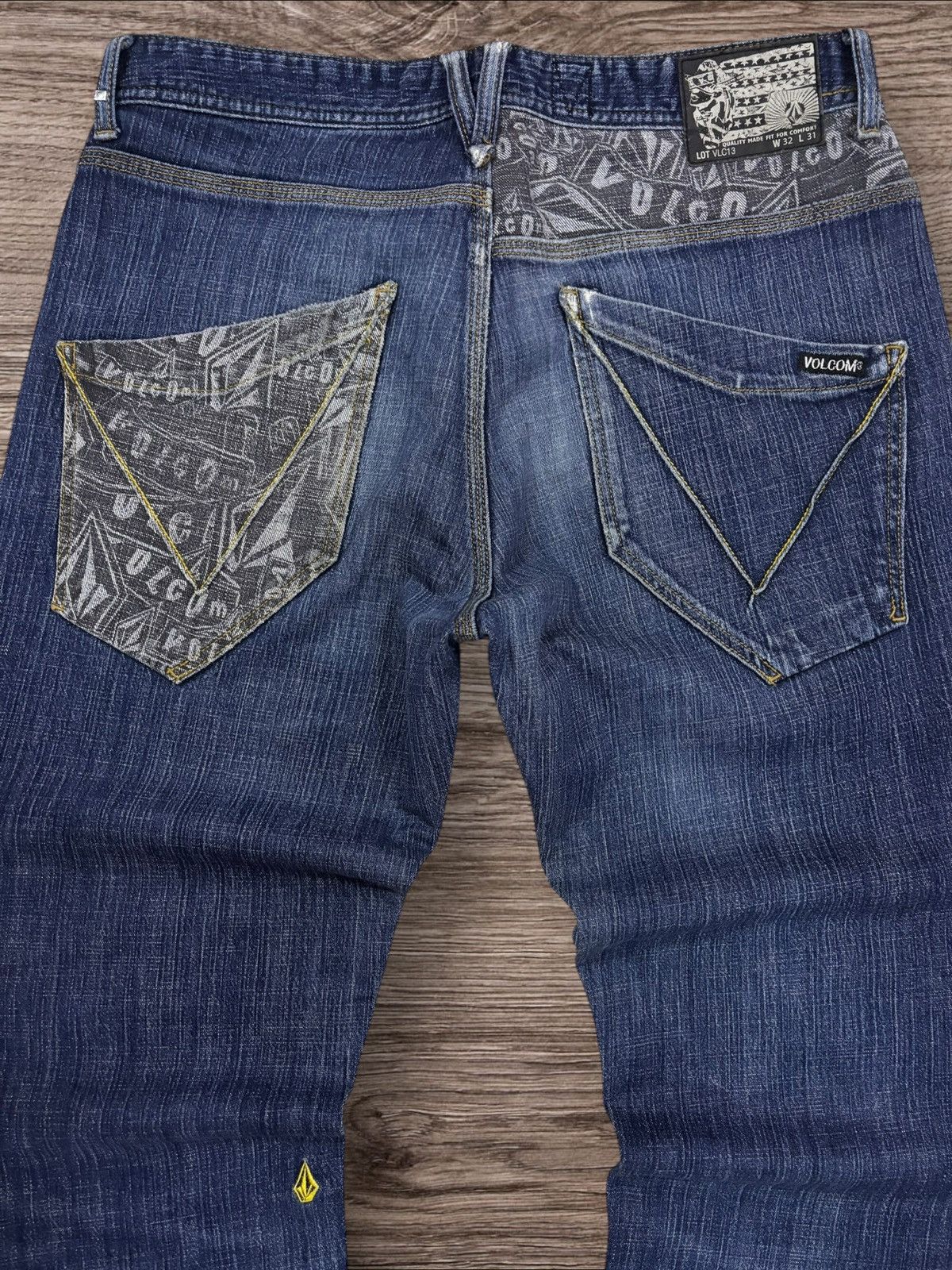 Volcom Deadstock Volcom Asymmetrical Graphic Back Pocket Jeans Size US 32 / EU 48 - 6 Thumbnail