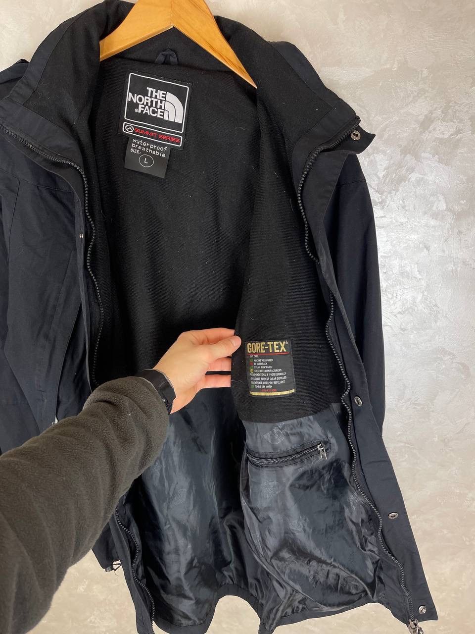 The North Face The North Face Summit Series Gore-Tex Jacket Size L Black Size US L / EU 52-54 / 3 - 7 Thumbnail