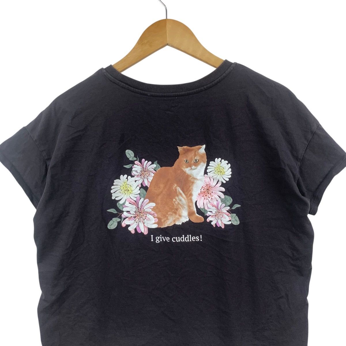 Uniqlo PAUL & JOE x UNIQLO I Give Cuddles Cat Artwork Tee Shirt Size L / US 10 / IT 46 - 5 Thumbnail