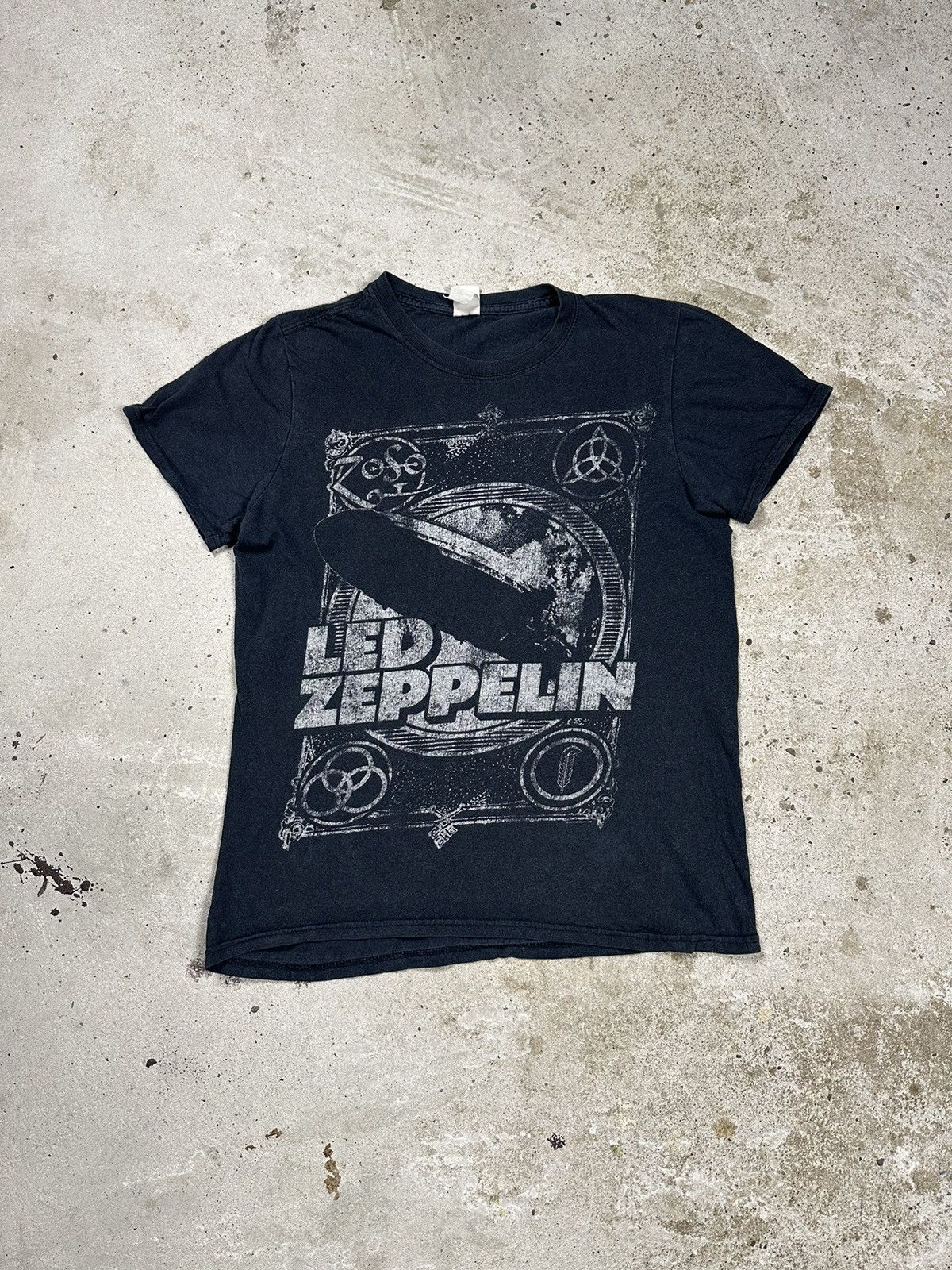 Led Zeppelin Vintage 2011 Led Zeppelin Black Trashed Tee Tour Size US S / EU 44-46 / 1 - 1 Thumbnail