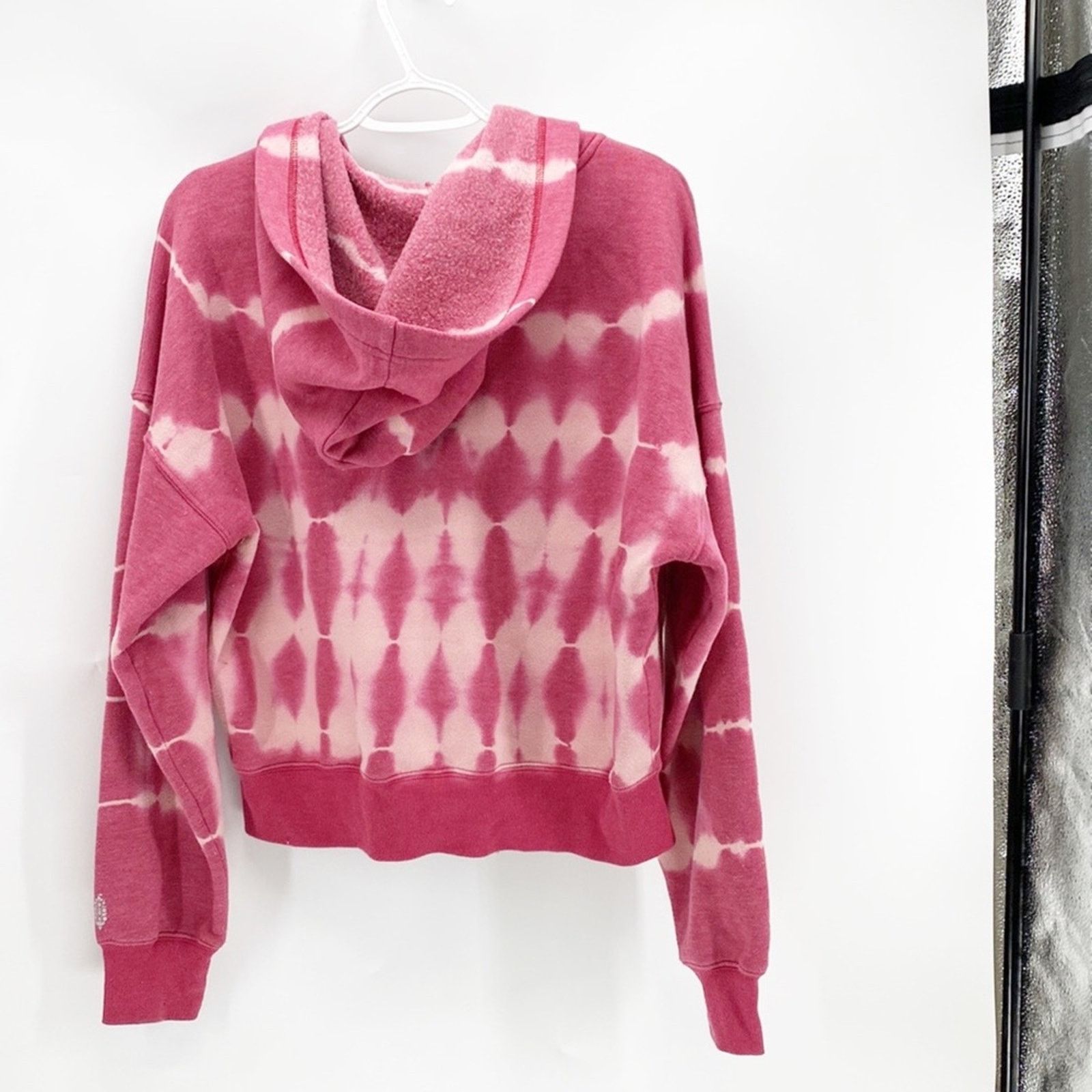 Free People Free People Movement Tie dye believer semi cropped hoodie Size S / US 4 / IT 40 - 2 Thumbnail