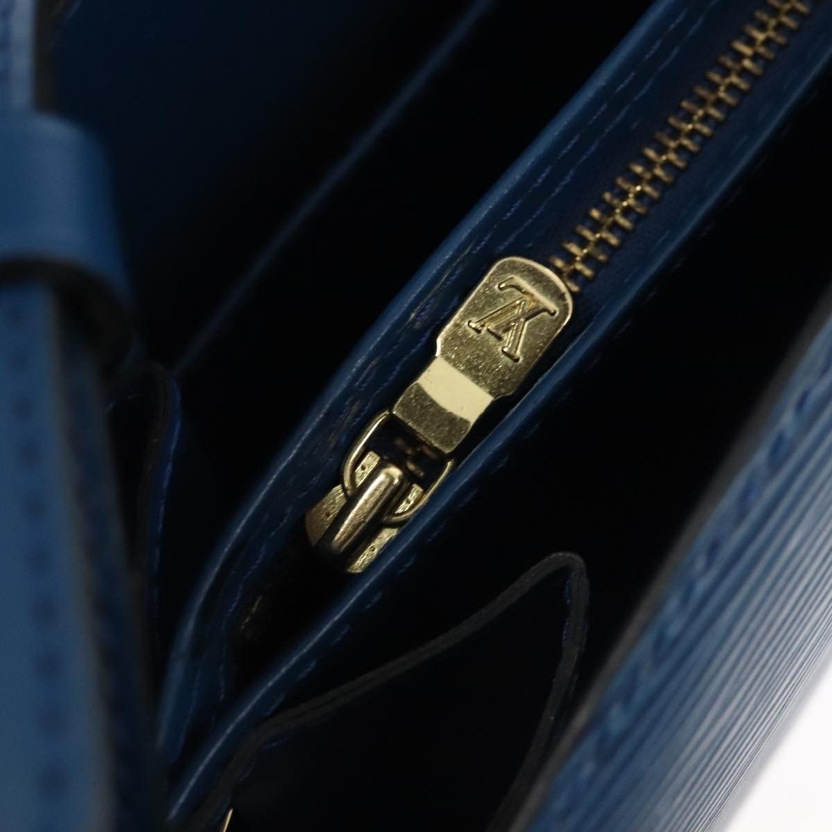 Louis Vuitton LOUIS VUITTON Epi Capuchin Shoulder Bag Blue M52345 Size ONE SIZE - 15 Thumbnail
