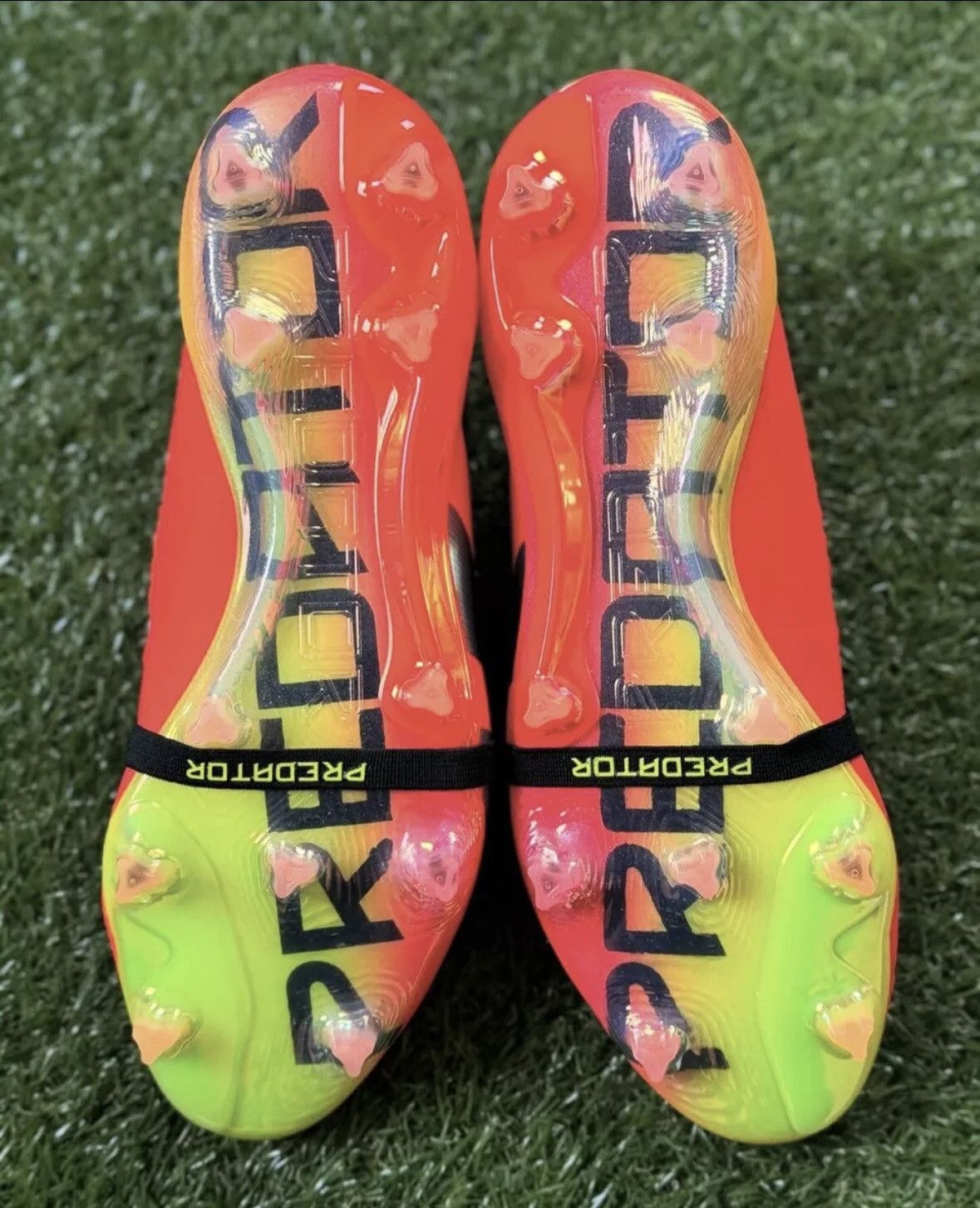 Adidas ADIDAS PREDATOR CLEATS 10.5 Size US 10.5 / EU 43-44 - 1 Thumbnail