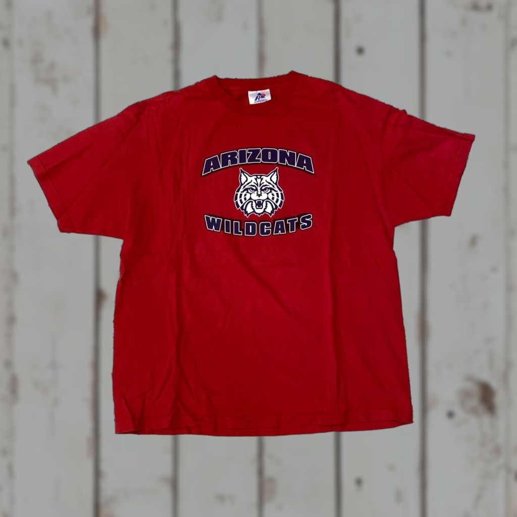 NCAA VINTAGE Arizona Wildcats Mens XXL Graphic T-Shirt Red Cotton Crew Neck Short Sleeve 2XL NCAA Adults Men Size US XXL / EU 58 / 5 - 1 Thumbnail